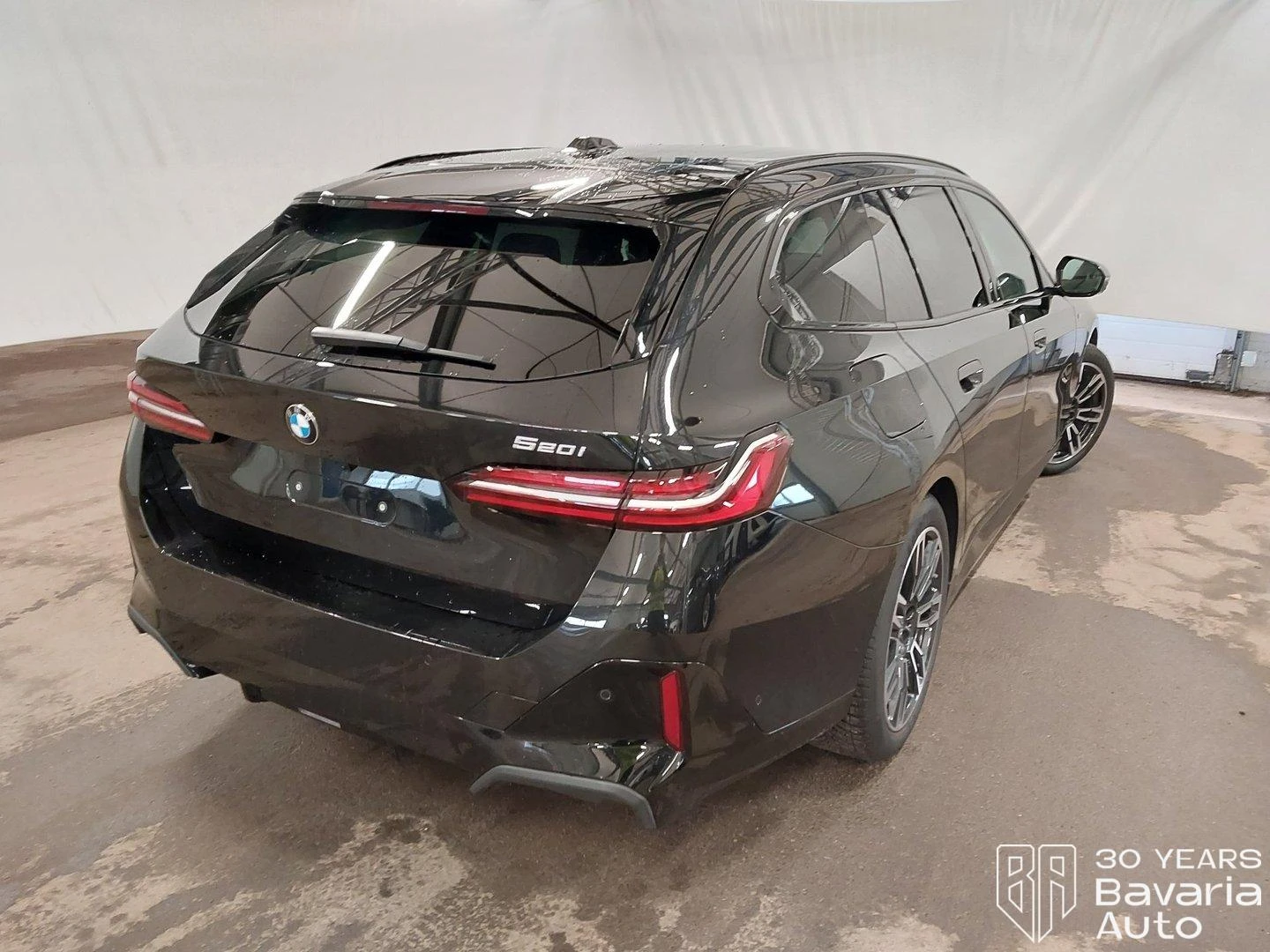 BMW 520 i Touring M Sport Paket Steptronic - изображение 3