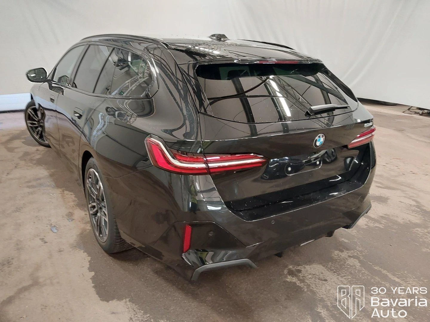 BMW 520 i Touring M Sport Paket Steptronic - изображение 2