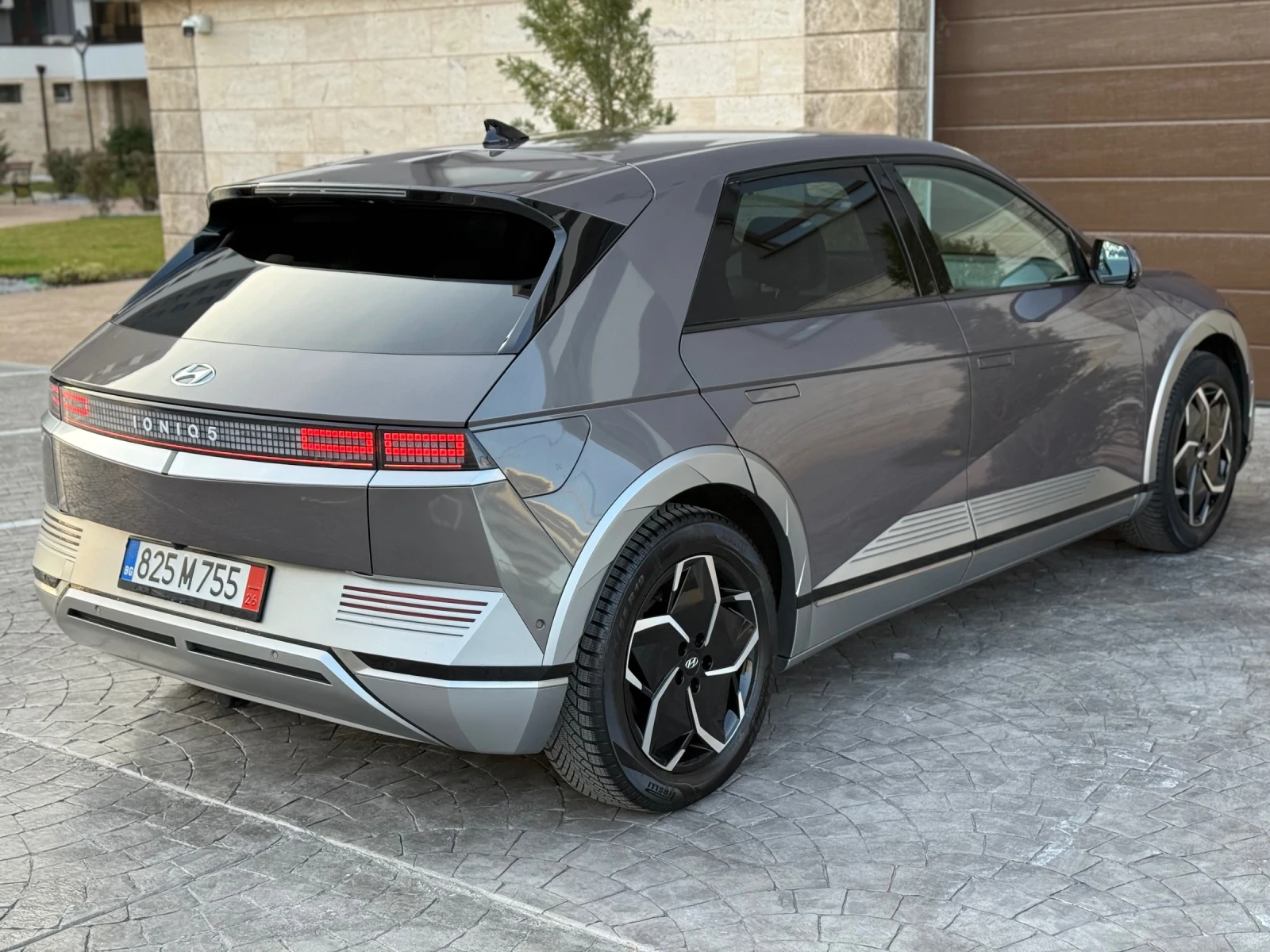 Hyundai Ioniq 5 73KWH/LOUNGE/AMBIENT/HEAD-UP/����� ����/KEYLESS | Mobile.bg � ����������� 5