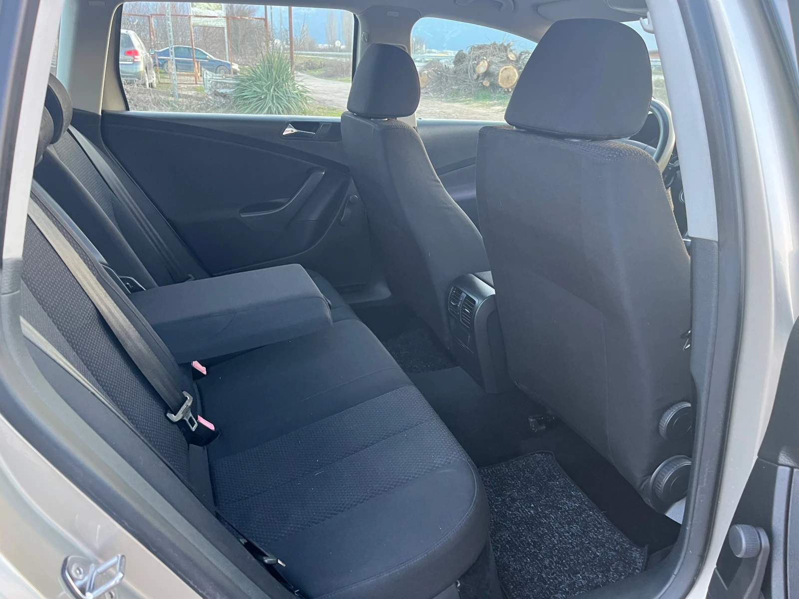 VW Passat 1.9TDI-105-ITALIA, снимка 7 - Автомобили и джипове - 53807061