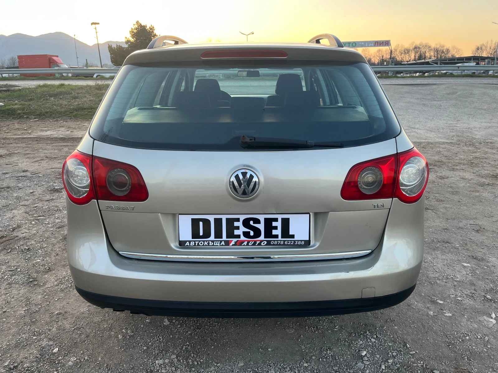 VW Passat 1.9TDI-105-ITALIA, снимка 10 - Автомобили и джипове - 53807061