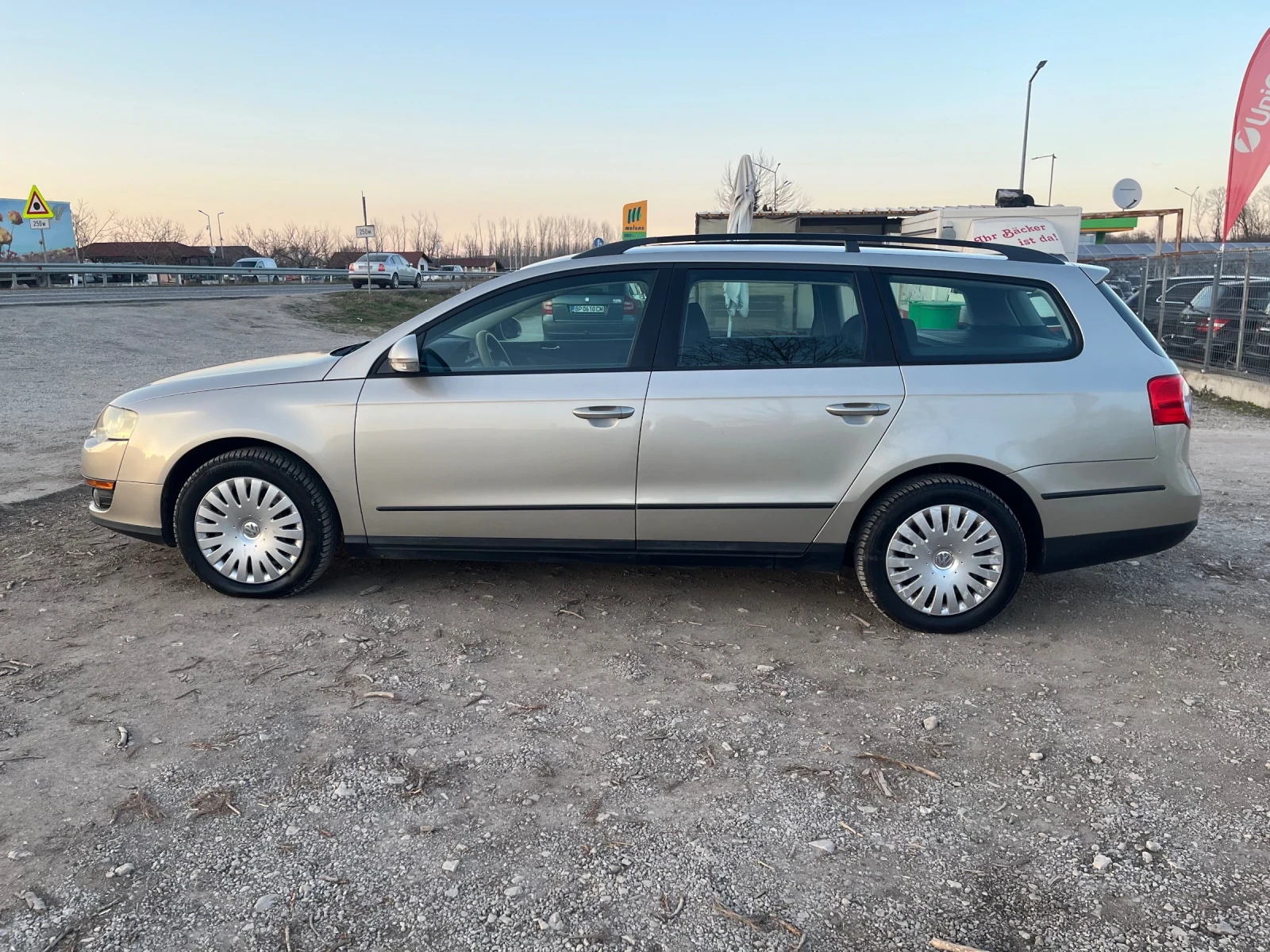 VW Passat 1.9TDI-105-ITALIA, снимка 12 - Автомобили и джипове - 53807061