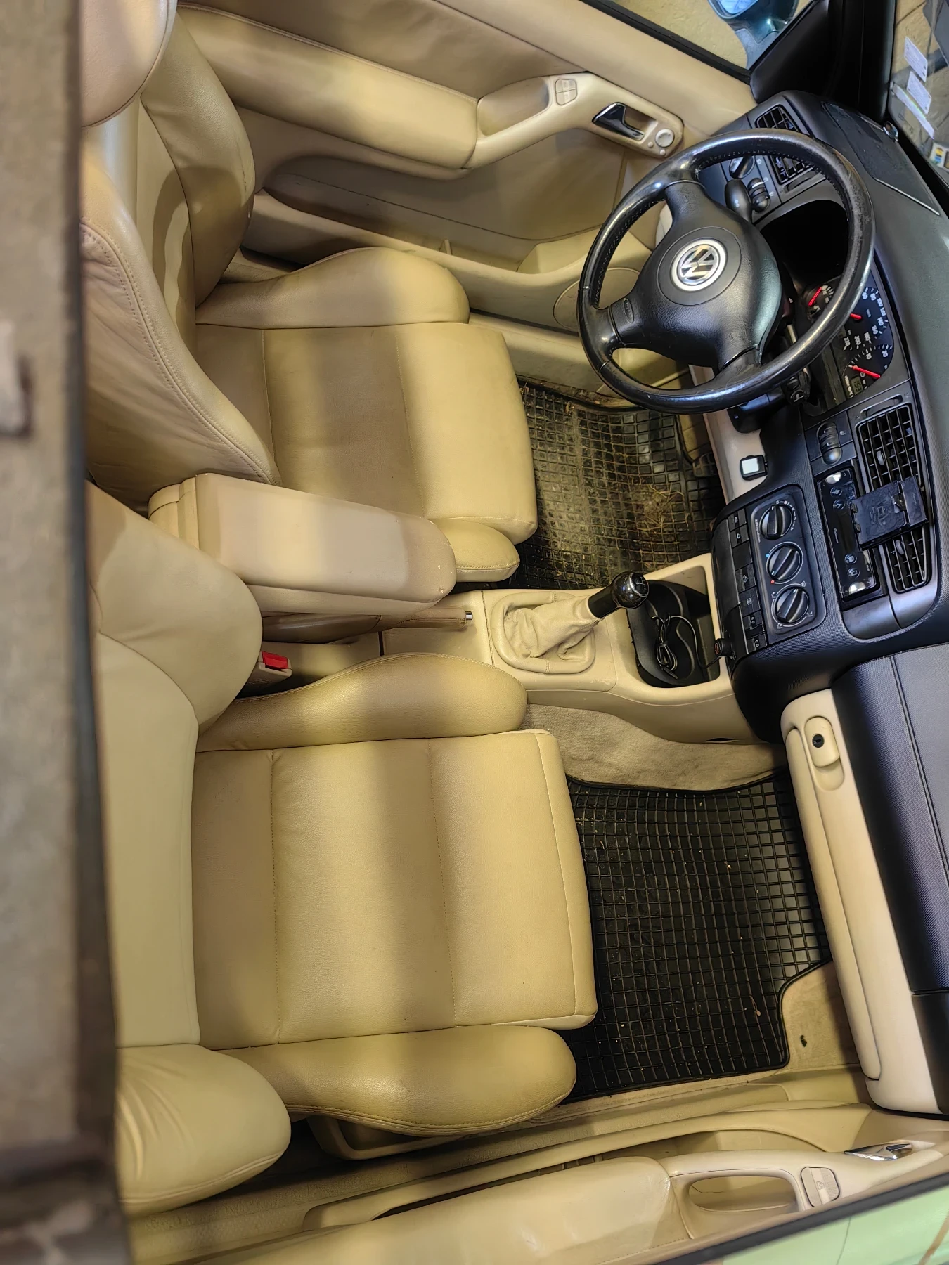 VW Golf 2.0i Karmann , снимка 7 - Автомобили и джипове - 54000200