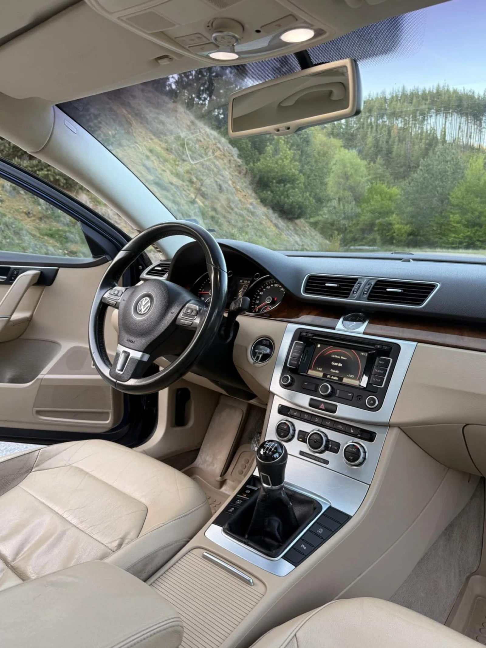 VW Passat 1.6TDi HiGHLiNE, снимка 15 - Автомобили и джипове - 54371102