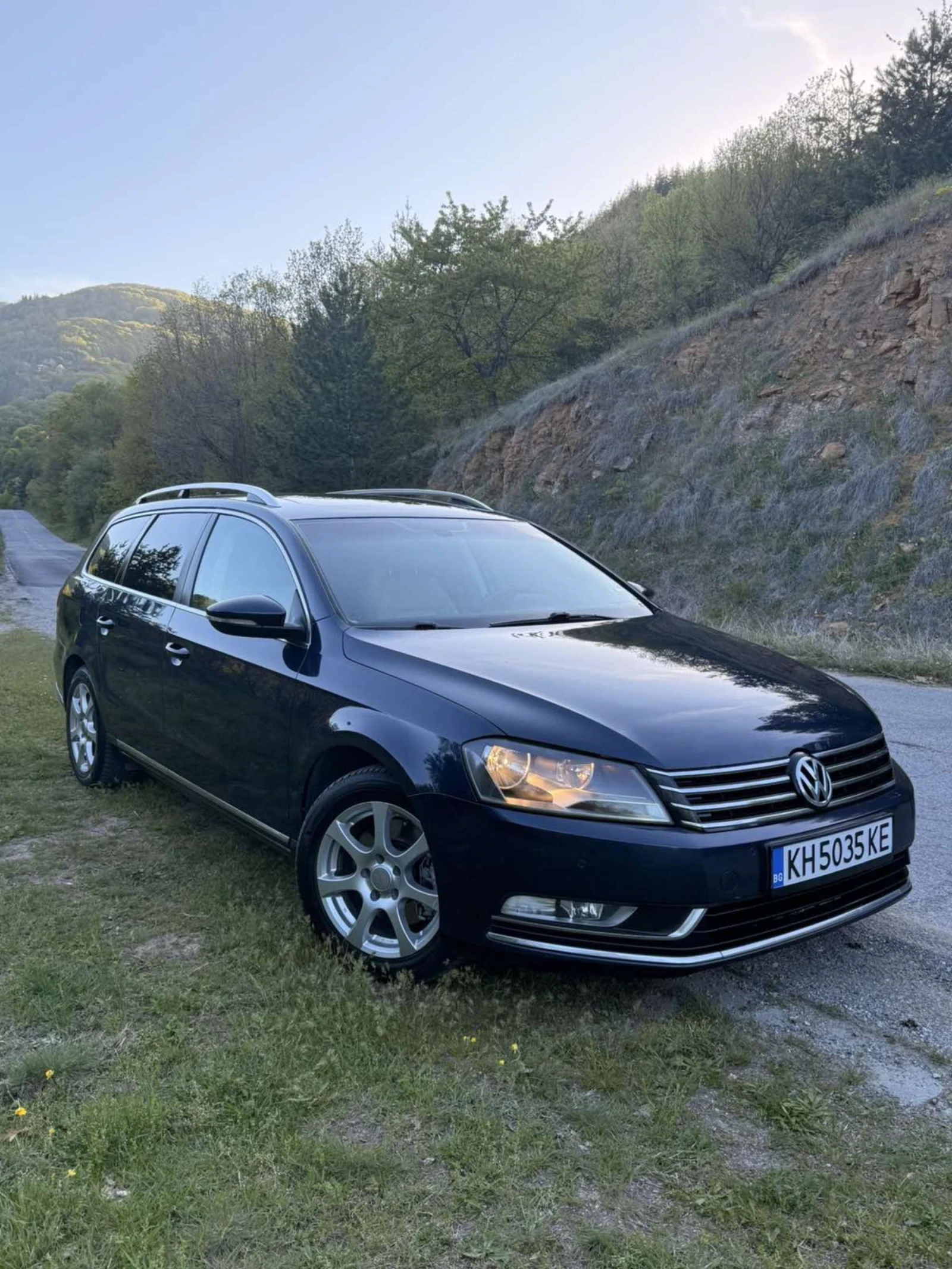 VW Passat 1.6TDi HiGHLiNE, снимка 3 - Автомобили и джипове - 54371102