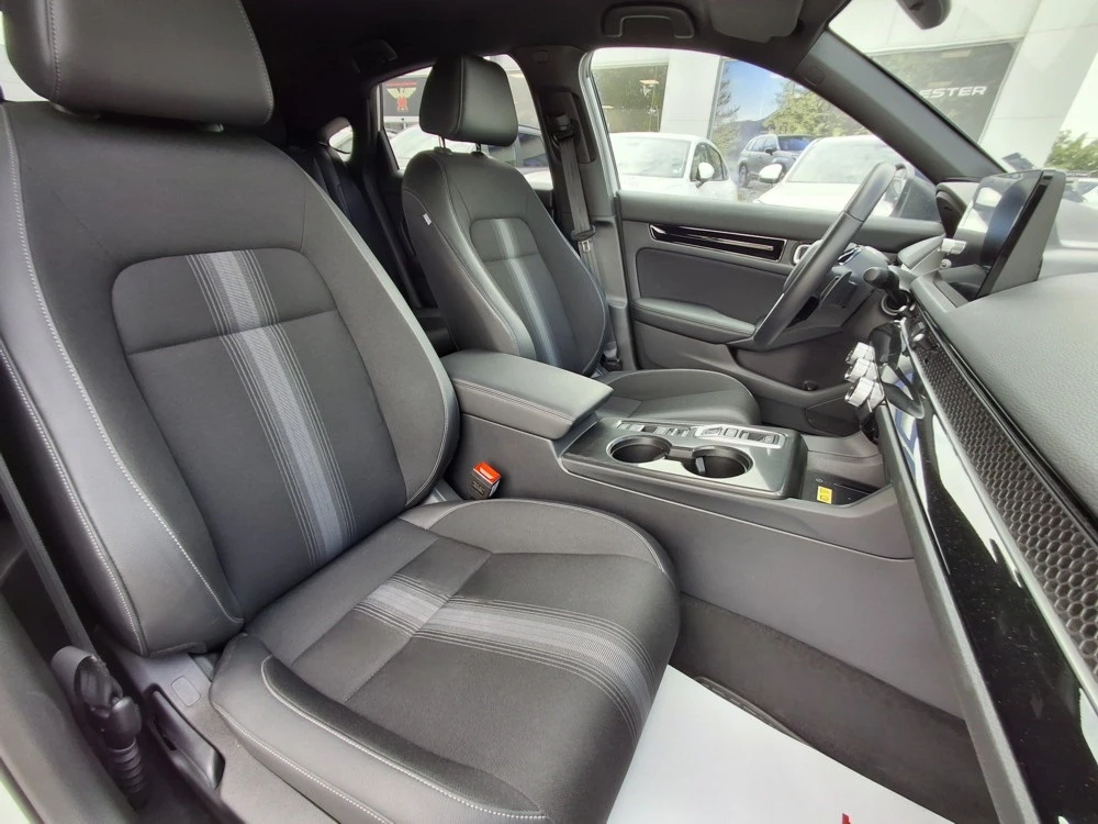 Honda Civic 2.0 i-MMD Hybrid Sport, снимка 15 - Автомобили и джипове - 54548343