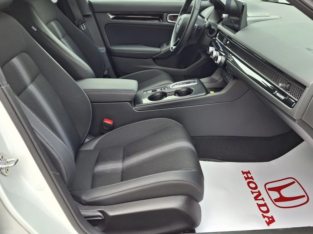 Honda Civic 2.0 i-MMD Hybrid Sport, снимка 14 - Автомобили и джипове - 54548343