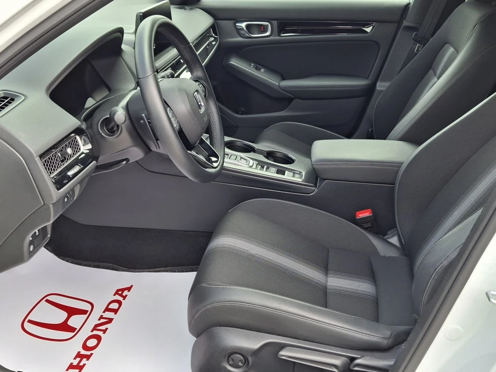 Honda Civic 2.0 i-MMD Hybrid Sport, снимка 13 - Автомобили и джипове - 54548343