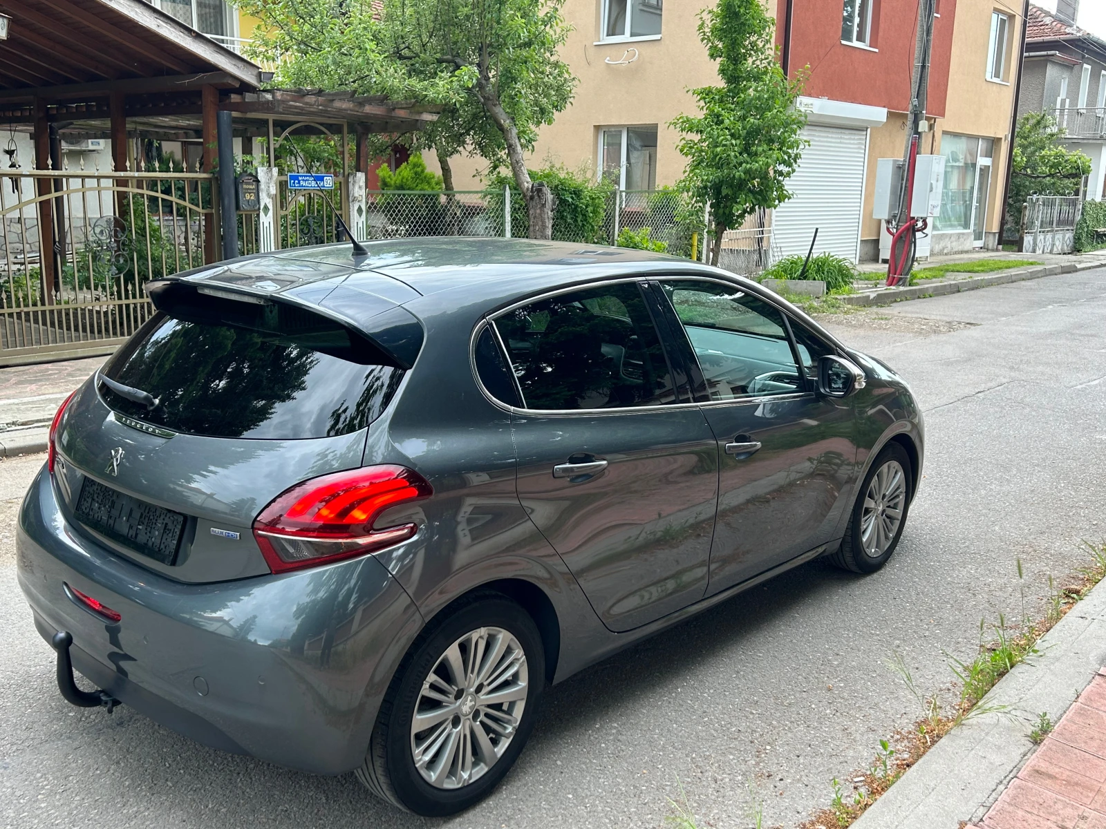 Peugeot 208 1, 6GT LINE BLUE HDI, снимка 4 - Автомобили и джипове - 54642211