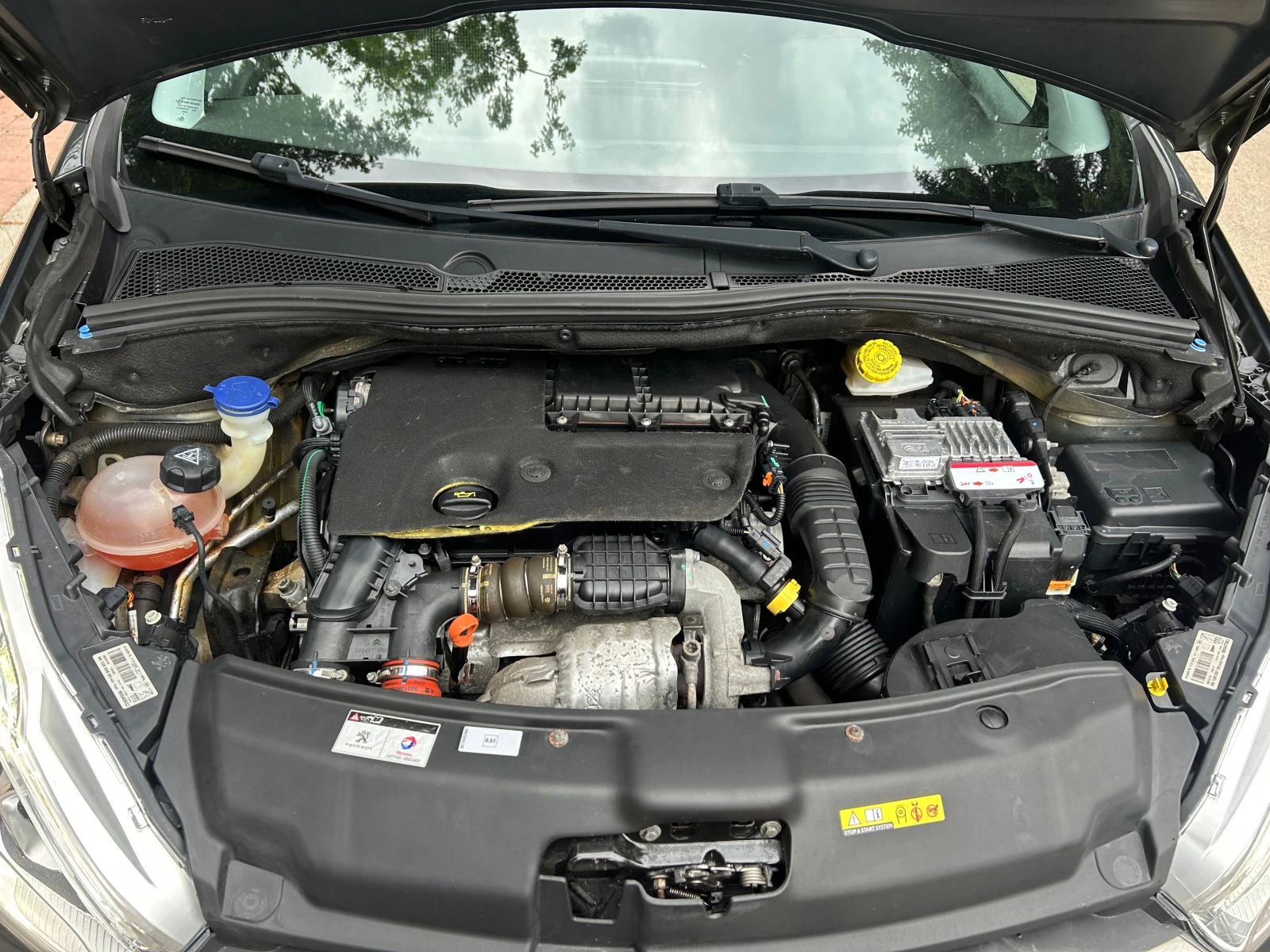 Peugeot 208 1, 6GT LINE BLUE HDI, снимка 16 - Автомобили и джипове - 54642211