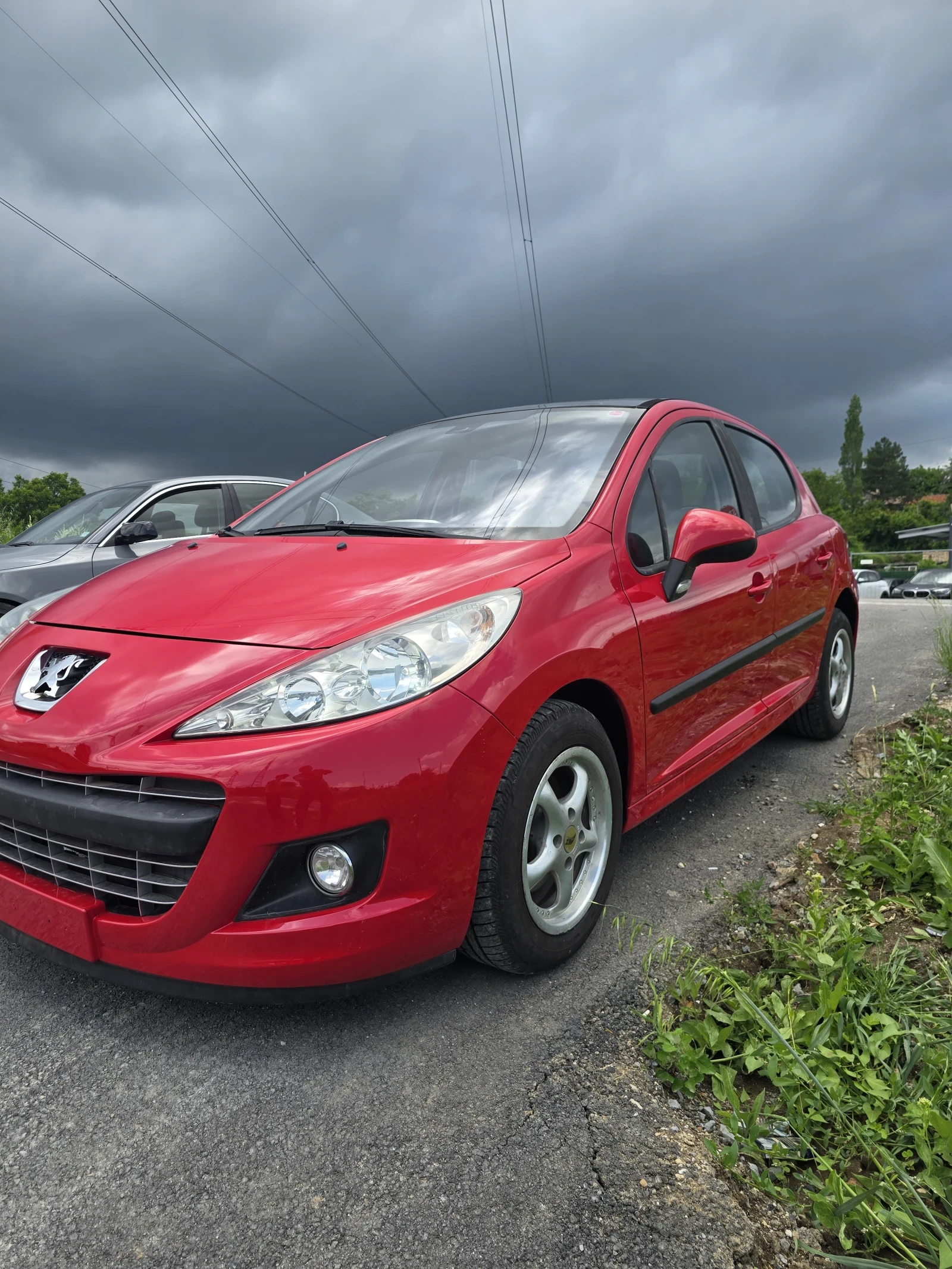 Peugeot 207 бензин, снимка 3 - Автомобили и джипове - 54791009