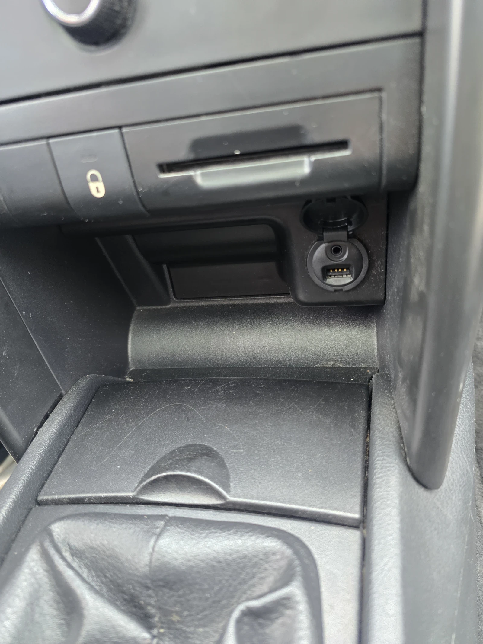Peugeot 207 бензин, снимка 11 - Автомобили и джипове - 54791009