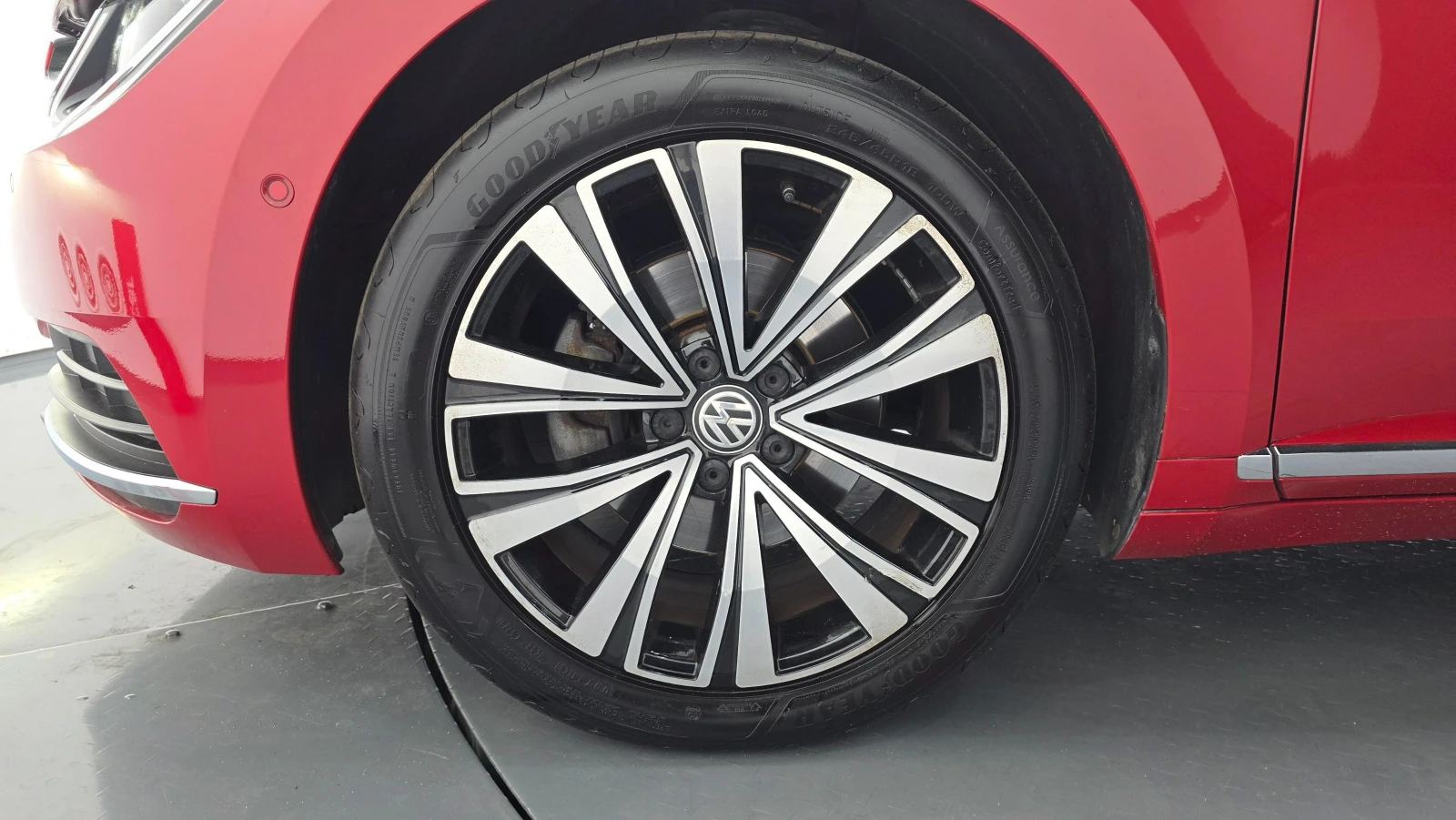 VW Arteon 2.0 TDI R-Line* DISTRONIC* HEAD-UP* DYNAUDIO* , снимка 5 - Автомобили и джипове - 54882015