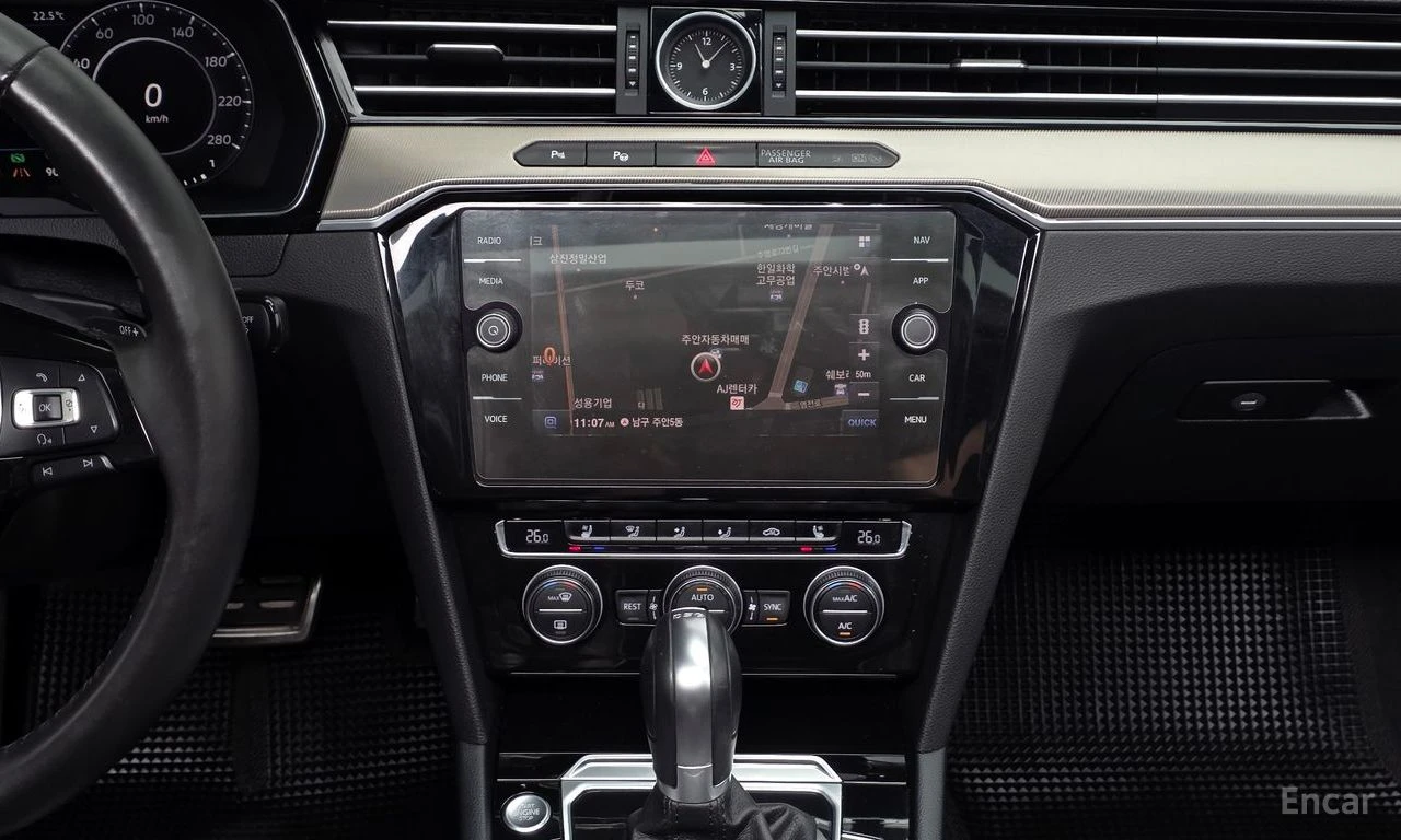 VW Arteon 2.0 TDI R-Line* DISTRONIC* HEAD-UP* DYNAUDIO* , снимка 12 - Автомобили и джипове - 54882015