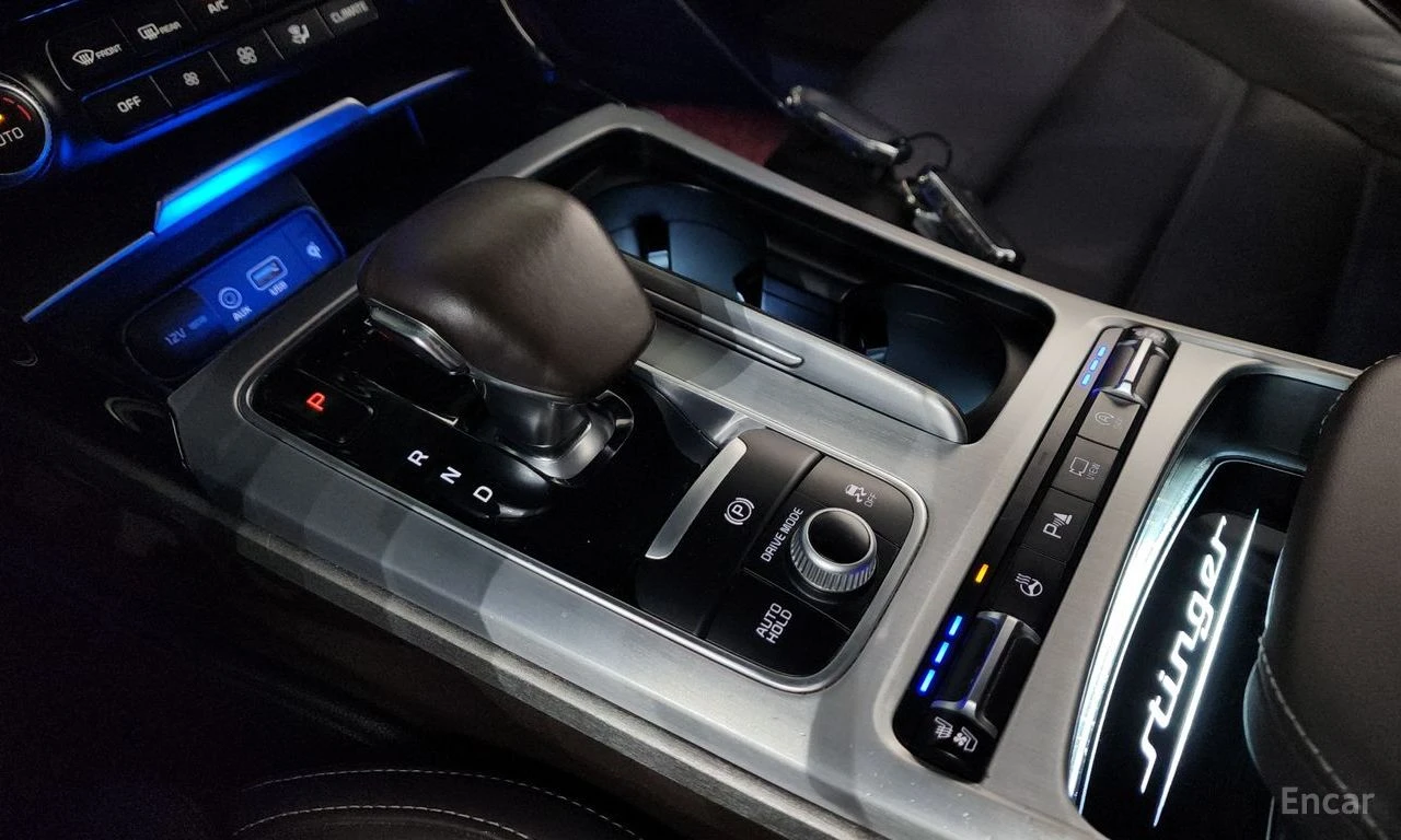 Kia Stinger 3.3 Turbo GT AWD* HARMAN KARDON* HEAD-UP* 360 CAM*, снимка 15 - Автомобили и джипове - 54913496