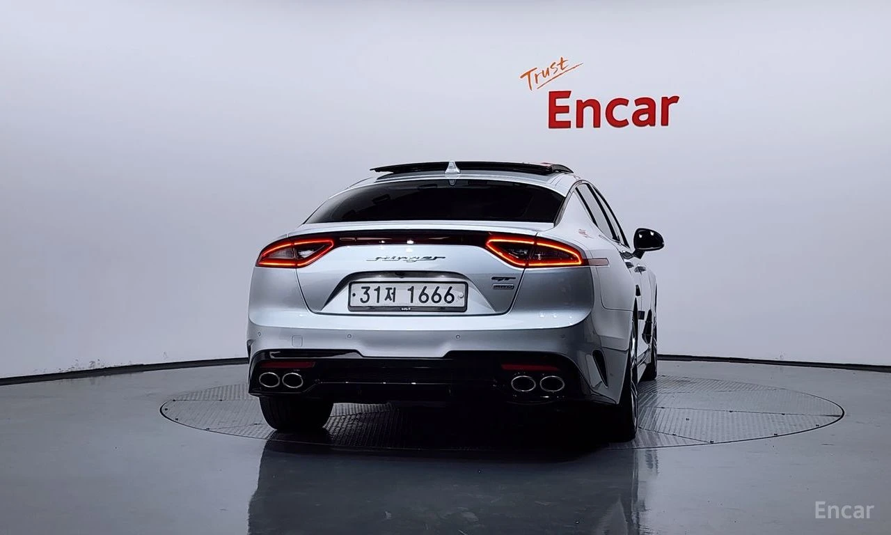 Kia Stinger 3.3 Turbo GT AWD* HARMAN KARDON* HEAD-UP* 360 CAM*, снимка 4 - Автомобили и джипове - 54913496
