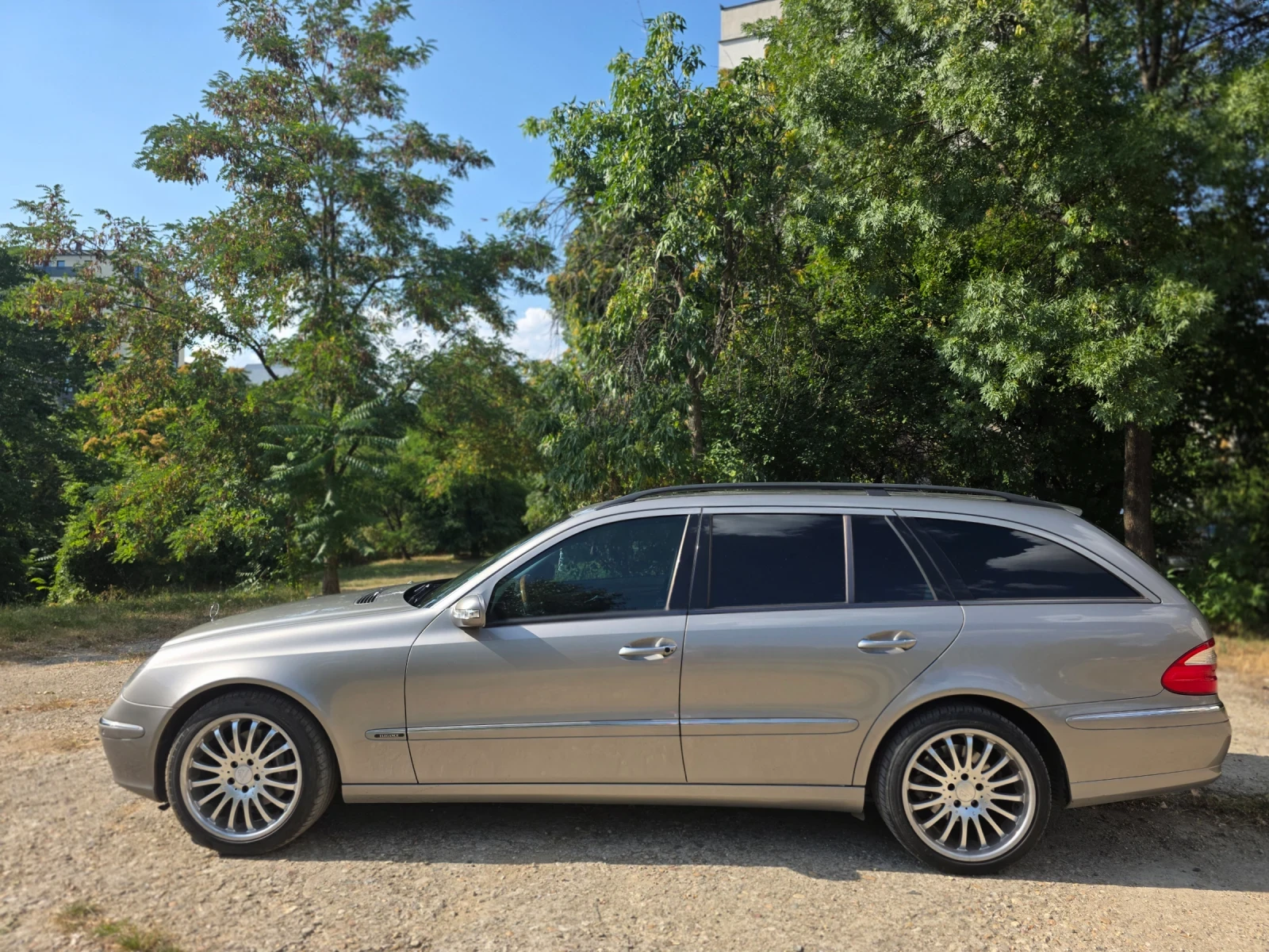 Mercedes-Benz E 320 E320 бензин газ, снимка 2 - Автомобили и джипове - 55610787