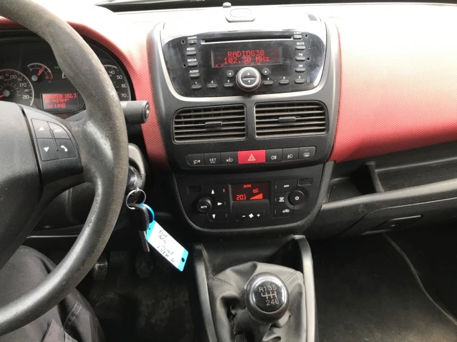Fiat Doblo 2.0 MultiJet SX, снимка 14 - Автомобили и джипове - 55623906