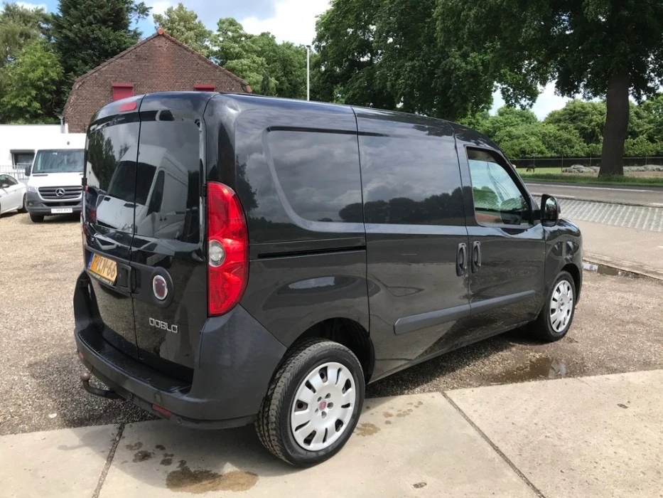 Fiat Doblo 2.0 MultiJet SX, снимка 5 - Автомобили и джипове - 55623906