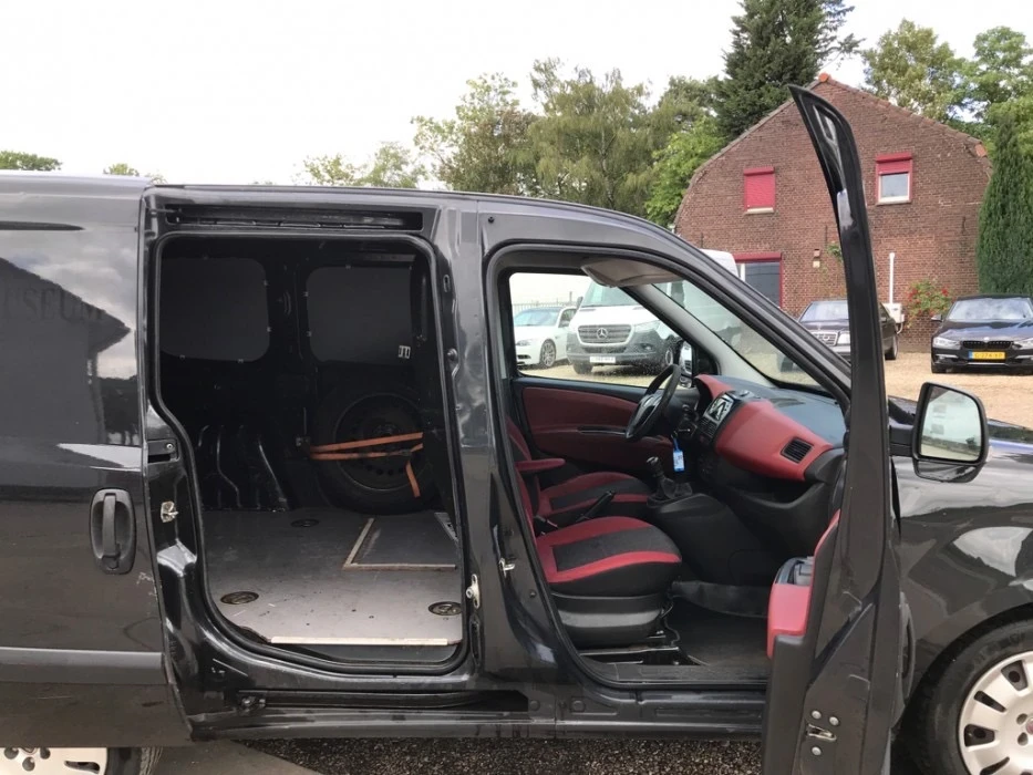 Fiat Doblo 2.0 MultiJet SX, снимка 12 - Автомобили и джипове - 55623906