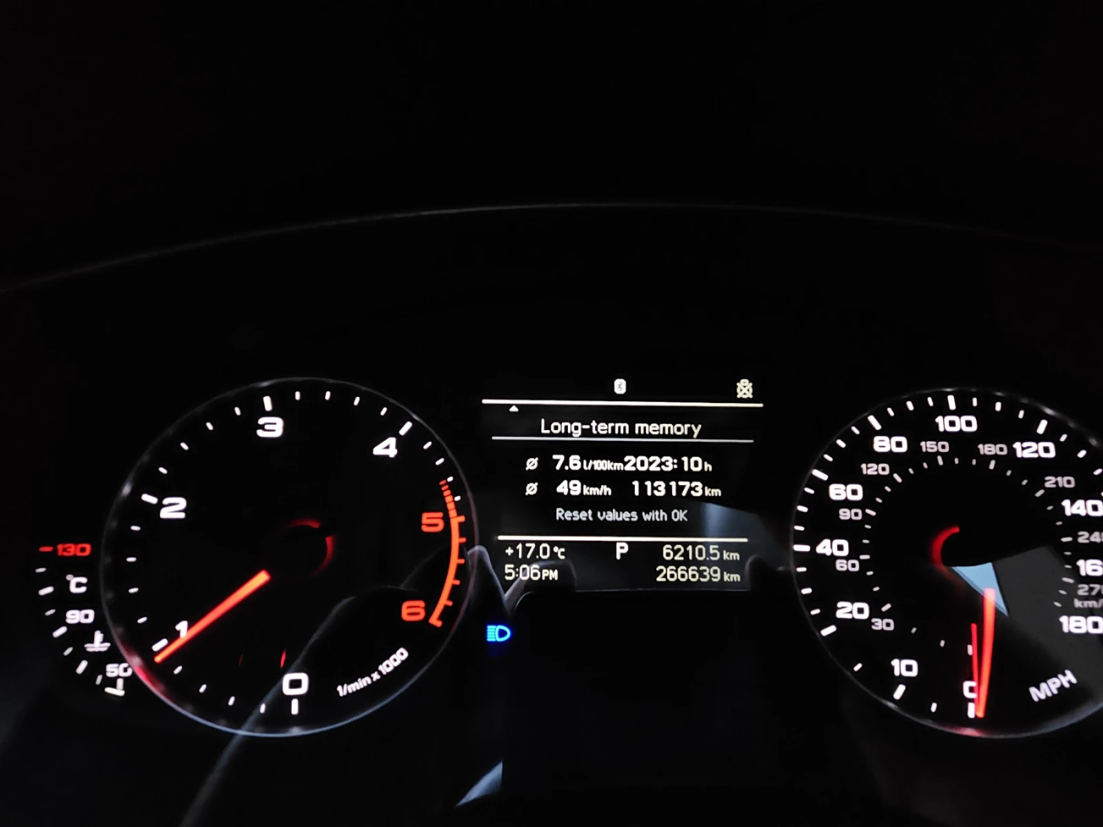 Audi A6 2.0 TDI LED Auto Десен Волан, снимка 8 - Автомобили и джипове - 56745117