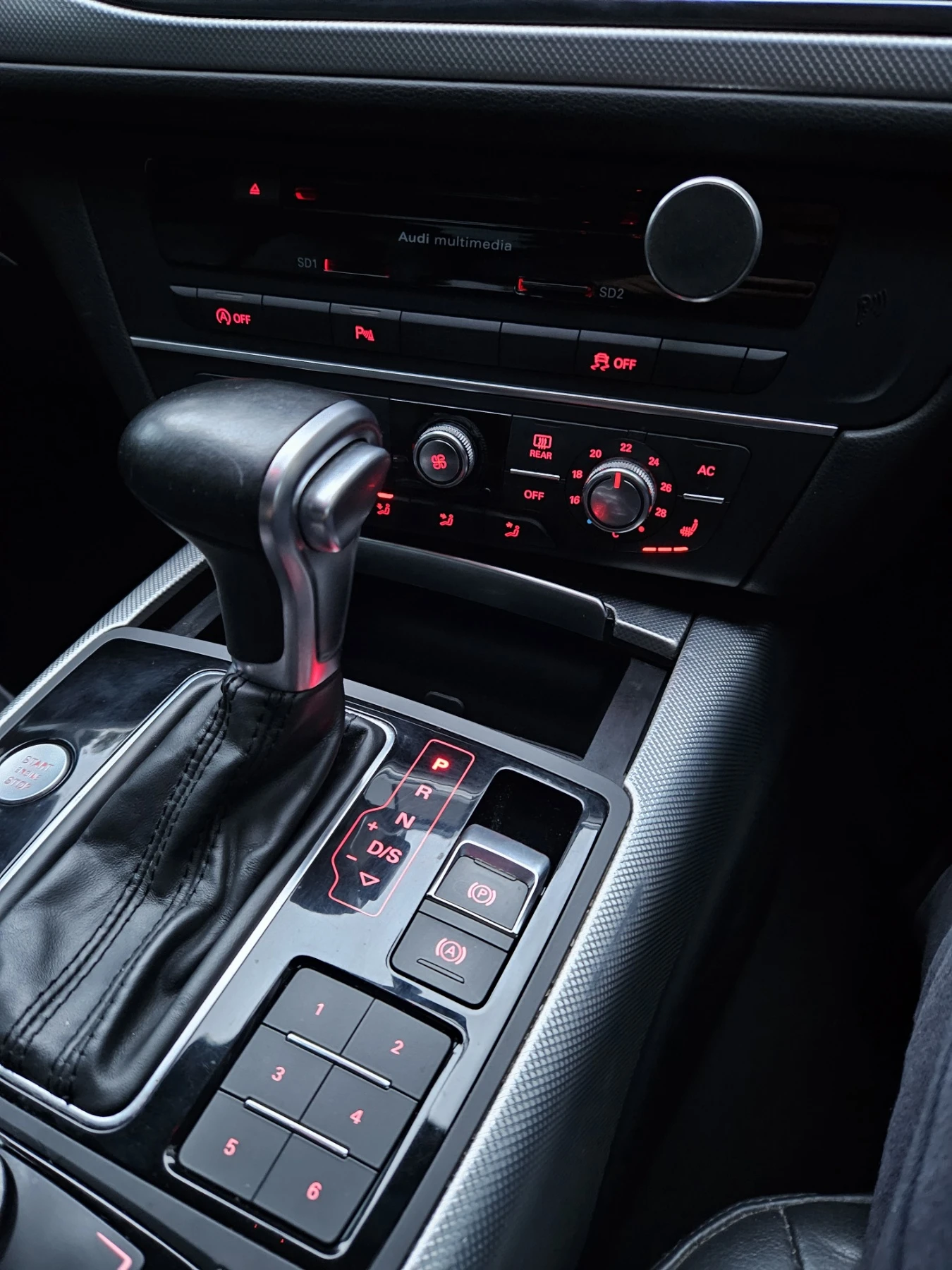 Audi A6 2.0 TDI LED Auto Десен Волан, снимка 15 - Автомобили и джипове - 56745117