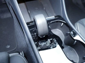Volvo XC40 69kW* PURE* DISTR* CAM* LED* NAVI* , снимка 8