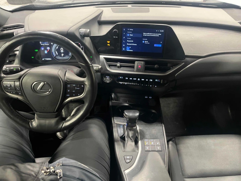 Lexus UX 250h С РЕГИСТРАЦИЯ & АВТО КРЕДИТ, снимка 8 - Автомобили и джипове - 53263510