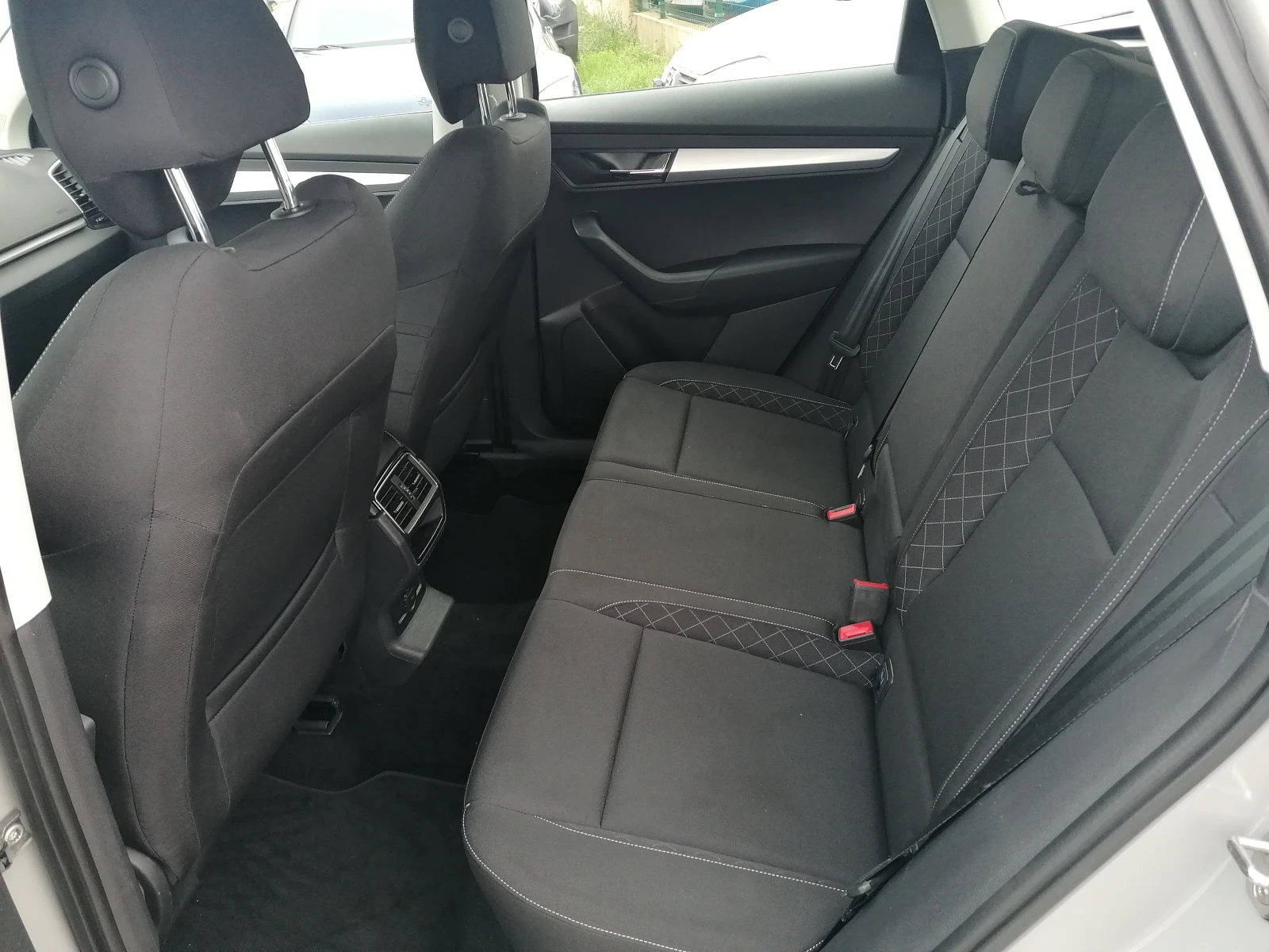 Skoda Karoq 2.0 TDI 4X4  | Mobile.bg — изображение 14