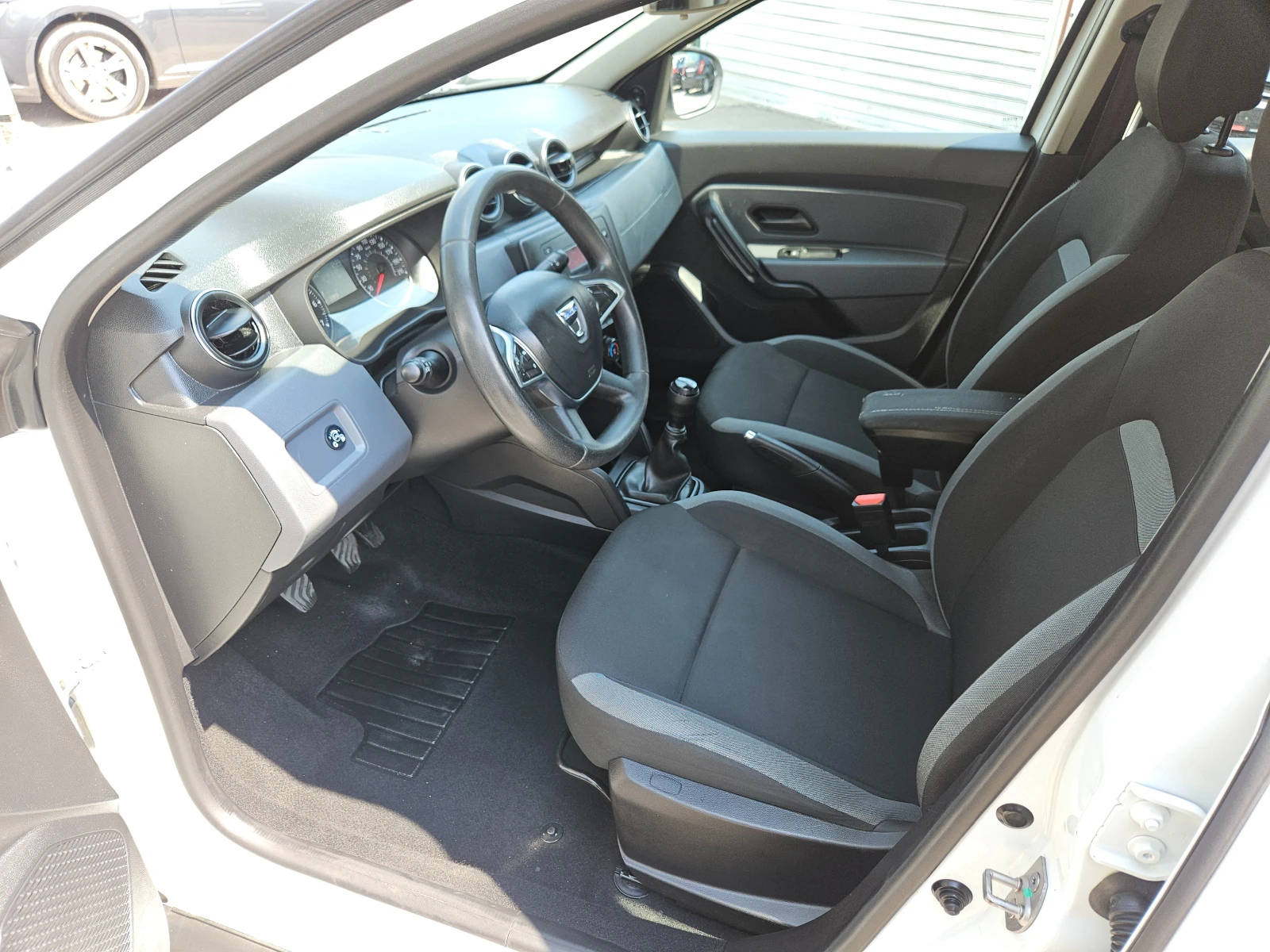 Dacia Duster 1.6I/GPL/115k.c/ACC/БЛУТУТ/EURO 6D/ТОП - изображение 9