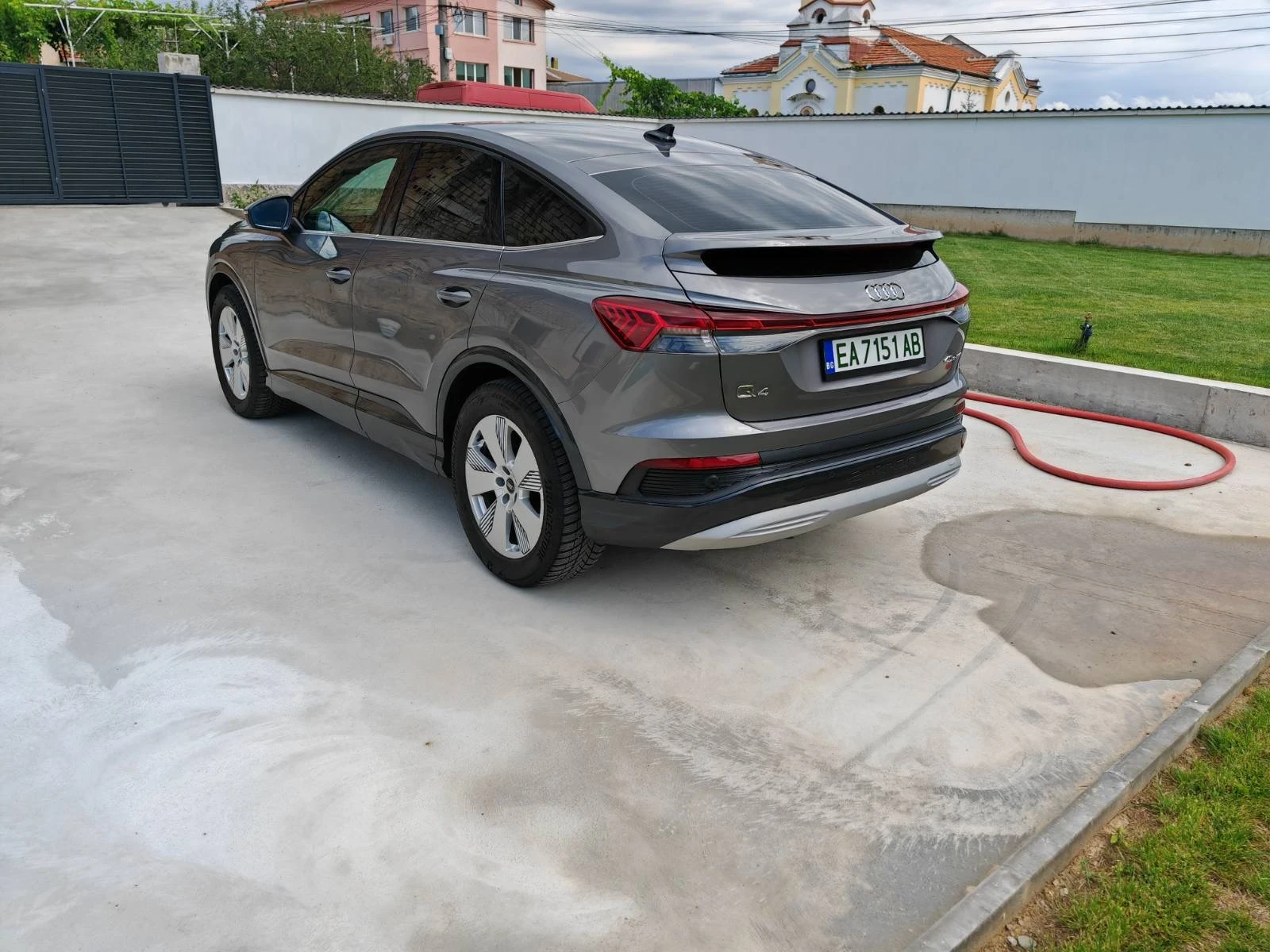 Audi Q4 Sportback e-tron - изображение 5