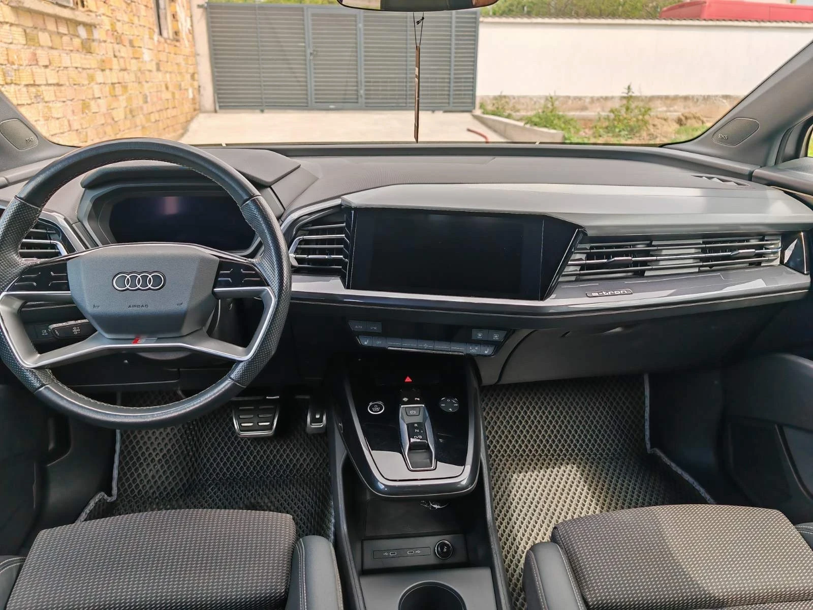 Audi Q4 Sportback e-tron - изображение 9