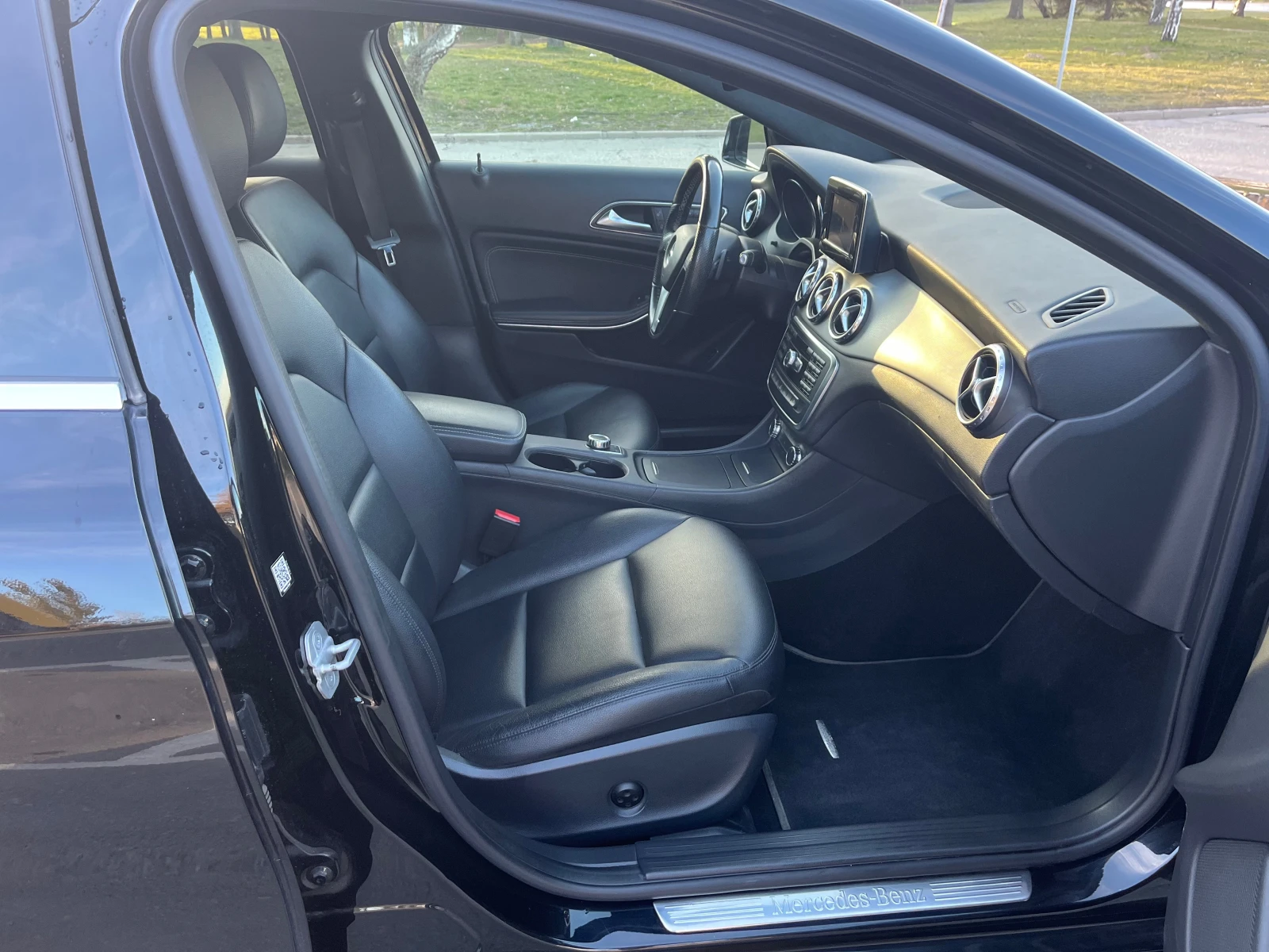 Mercedes-Benz GLA 250 4 matic, снимка 13 - Автомобили и джипове - 53180869