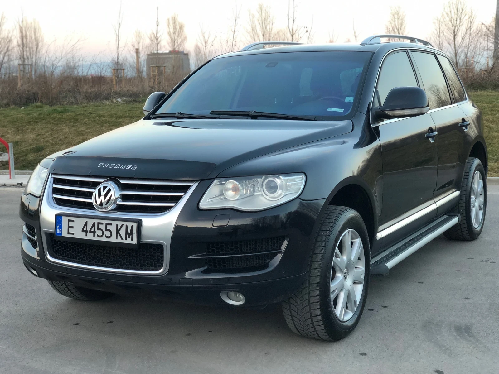 VW Touareg 3.0 V6 Подгреви на седалки-Волан-Предно стъкло!!!, снимка 2 - Автомобили и джипове - 53749073