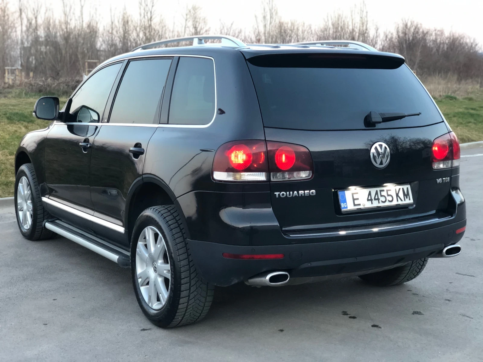 VW Touareg 3.0 V6 Подгреви на седалки-Волан-Предно стъкло!!!, снимка 4 - Автомобили и джипове - 53749073