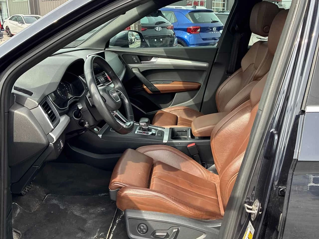 Audi Q5 Progressiv / LED / ОБДУХВАНЕ , снимка 12 - Автомобили и джипове - 54288685