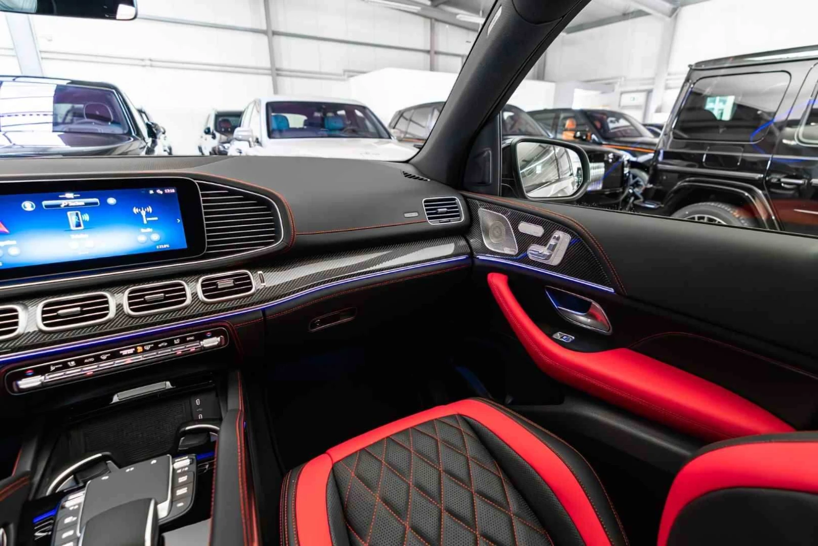 Mercedes-Benz GLE 53 4MATIC NEW* FACELIFT* 4 MATIC+ * AMG* PANO* 360* , снимка 12 - Автомобили и джипове - 54478404