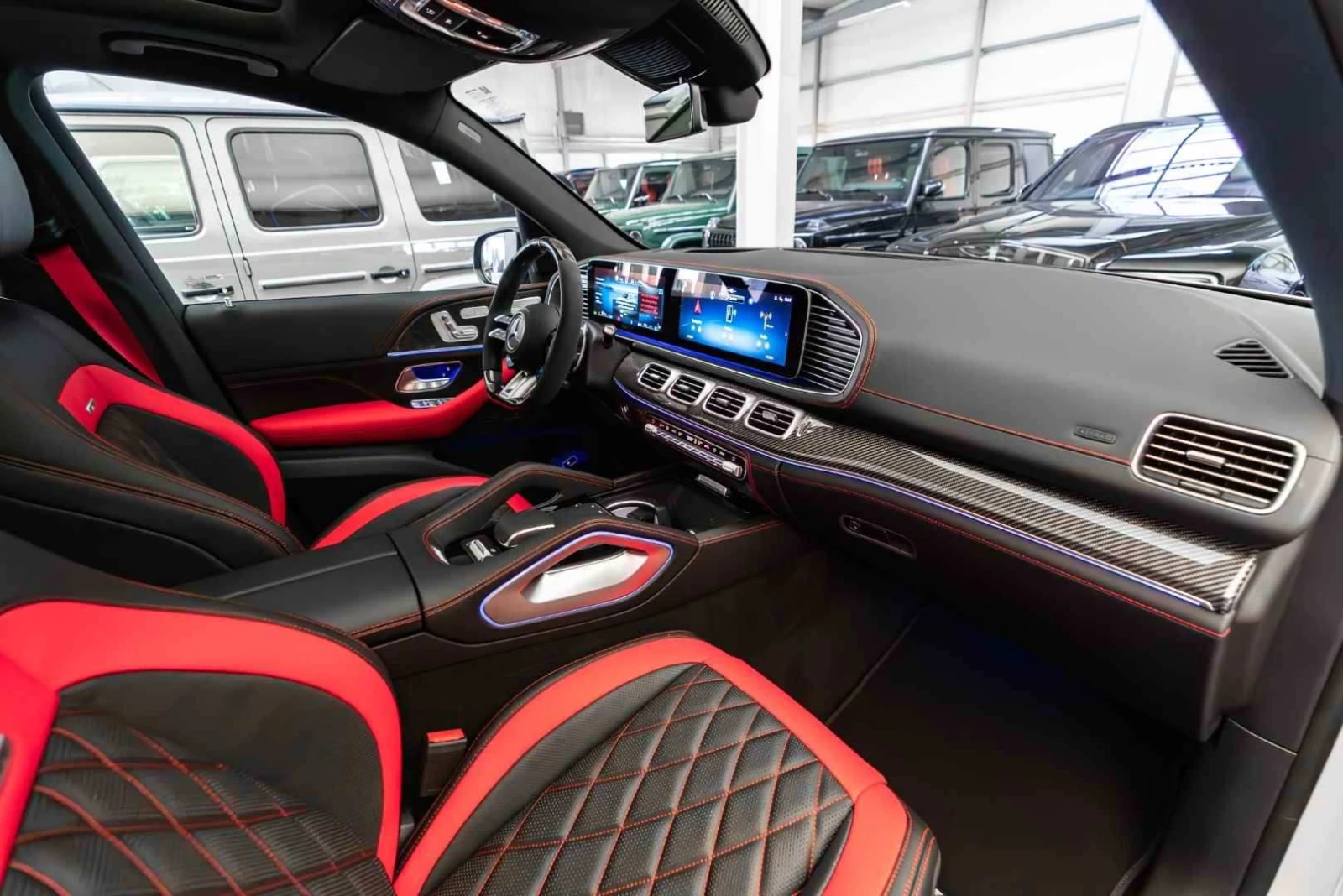 Mercedes-Benz GLE 53 4MATIC NEW* FACELIFT* 4 MATIC+ * AMG* PANO* 360* , снимка 13 - Автомобили и джипове - 54478404