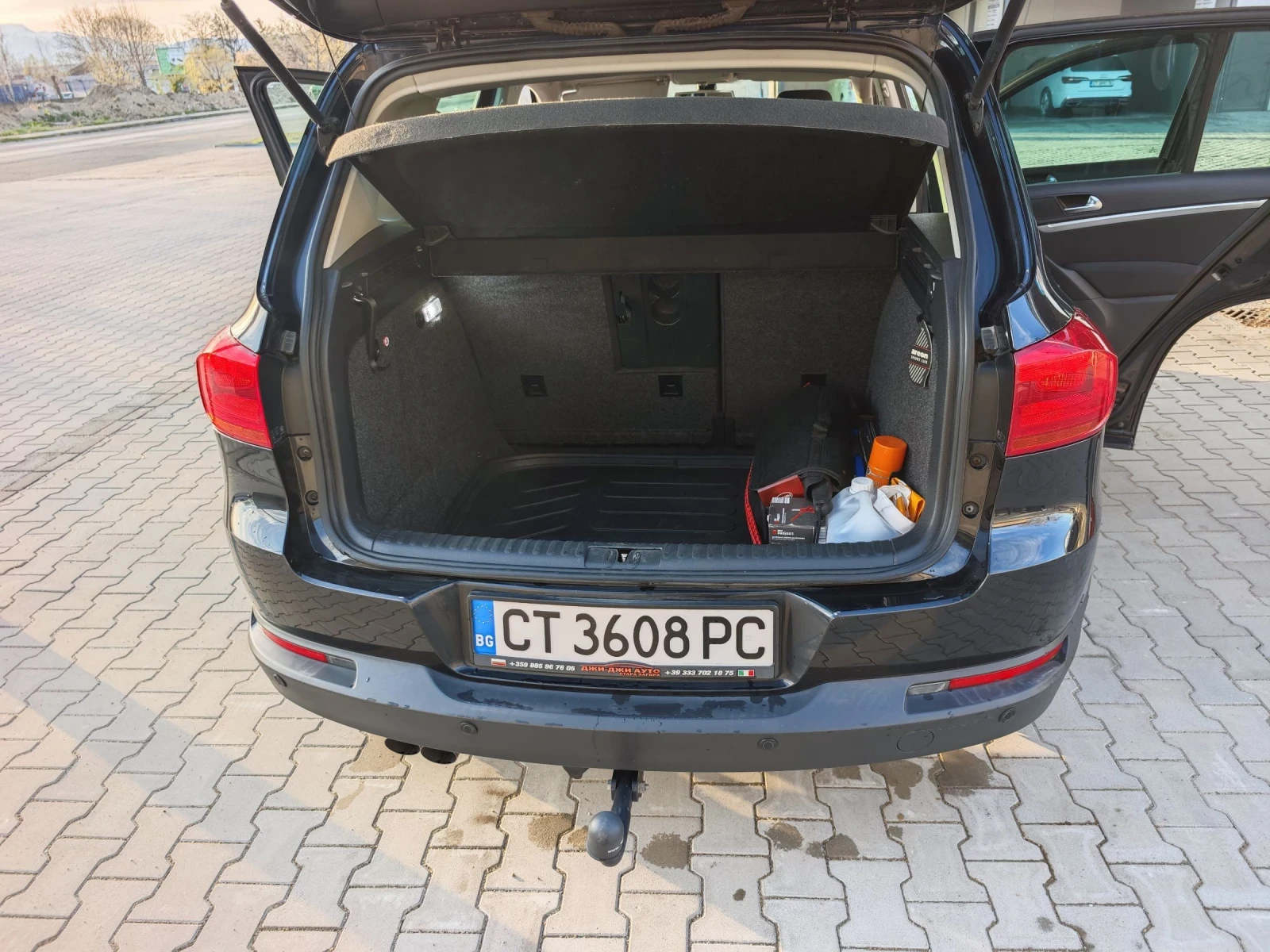 VW Tiguan, снимка 8 - Автомобили и джипове - 54622427