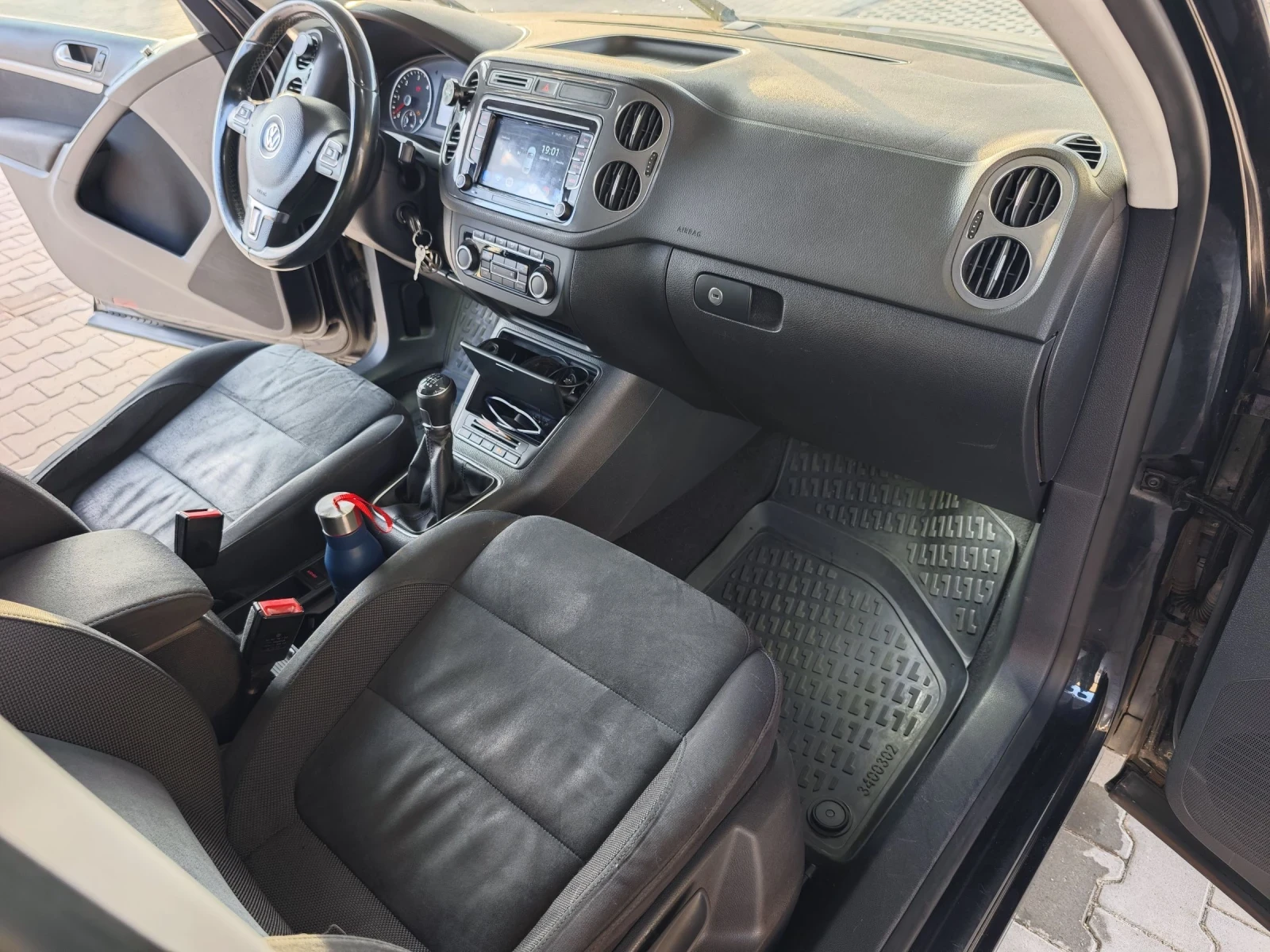 VW Tiguan, снимка 14 - Автомобили и джипове - 54622427