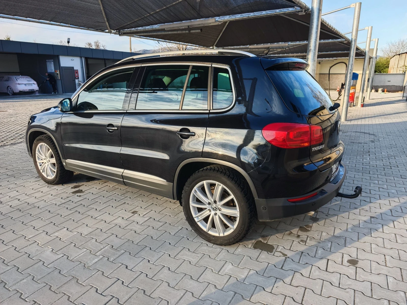 VW Tiguan, снимка 3 - Автомобили и джипове - 54622427