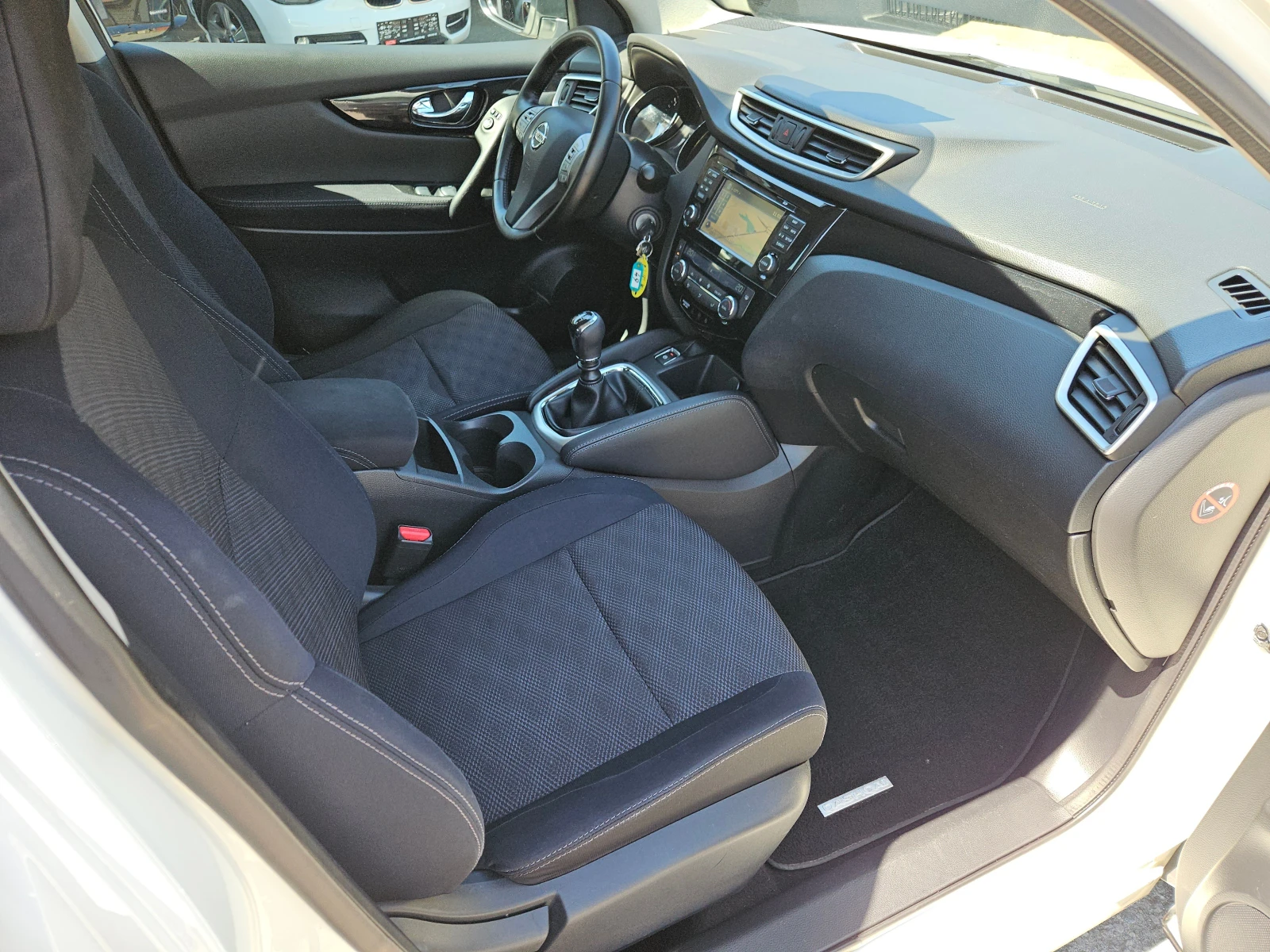 Nissan Qashqai 1.5DCI/110k.c/6ск/КАМЕРА/LED/NAVI/БЛУТУТ/LED/EU 5 , снимка 15 - Автомобили и джипове - 54666869