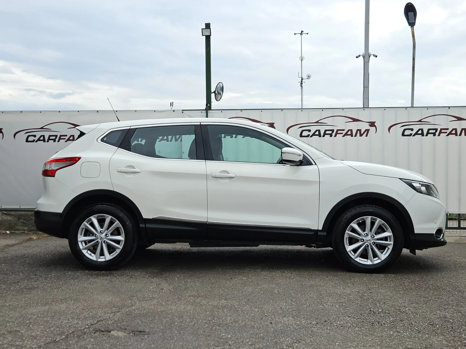 Nissan Qashqai 1.5DCI/110k.c/6ск/КАМЕРА/LED/NAVI/БЛУТУТ/LED/EU 5 , снимка 2 - Автомобили и джипове - 54666869