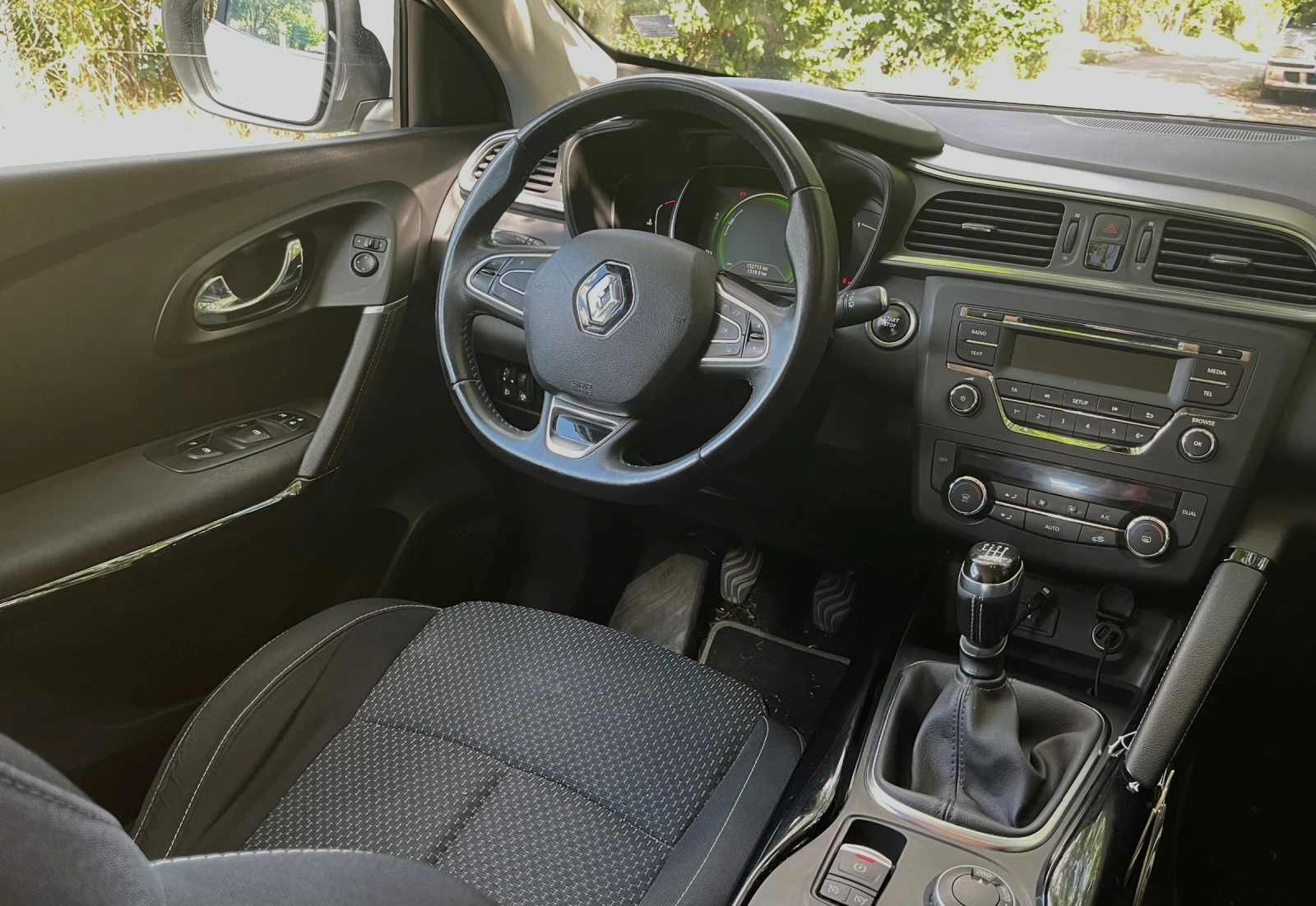 Renault Kadjar 1.6 dCi 130 4WD, снимка 6 - Автомобили и джипове - 55281431