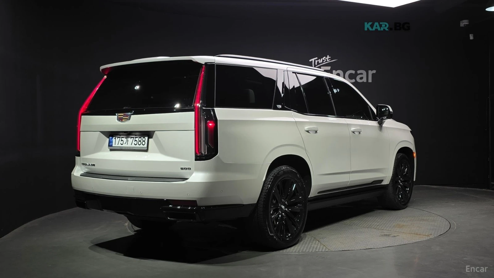 Cadillac Escalade 6.2* Sport* Platinum* ПОДГРЕВ* ОБДУХВАНЕ* 360* ПАН, снимка 2 - Автомобили и джипове - 55788112