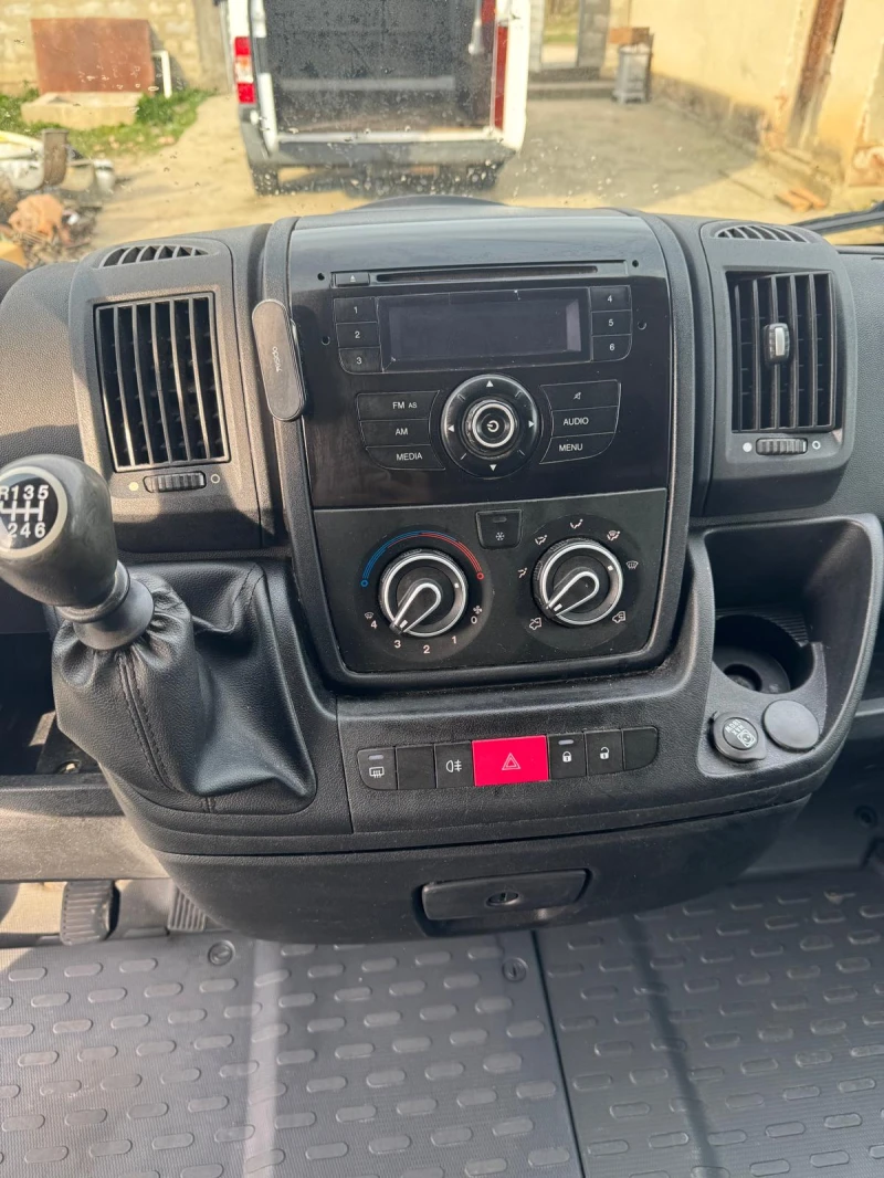 Peugeot Boxer 2.2HDI 110КС , климатик!!, снимка 13 - Бусове и автобуси - 49441653