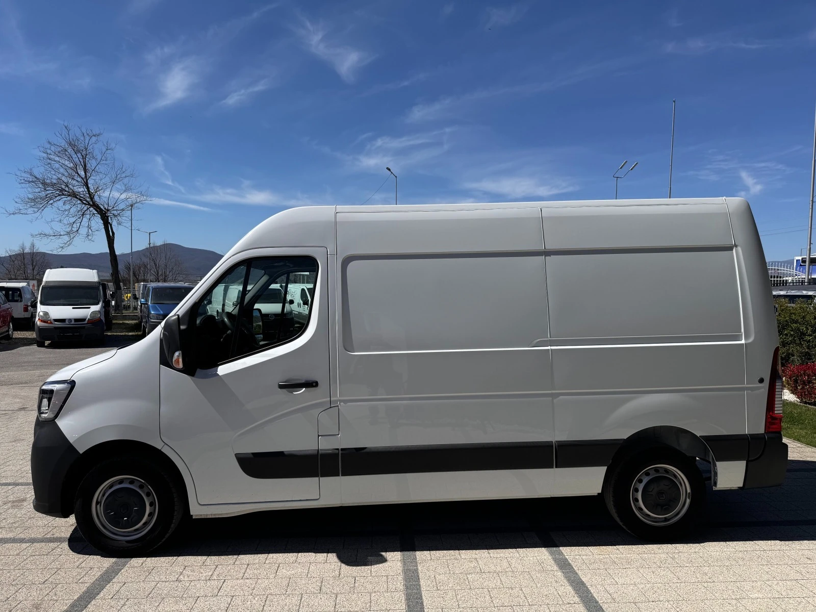 Renault Master 2.3dCI Клима Euro 6d-temp - изображение 3