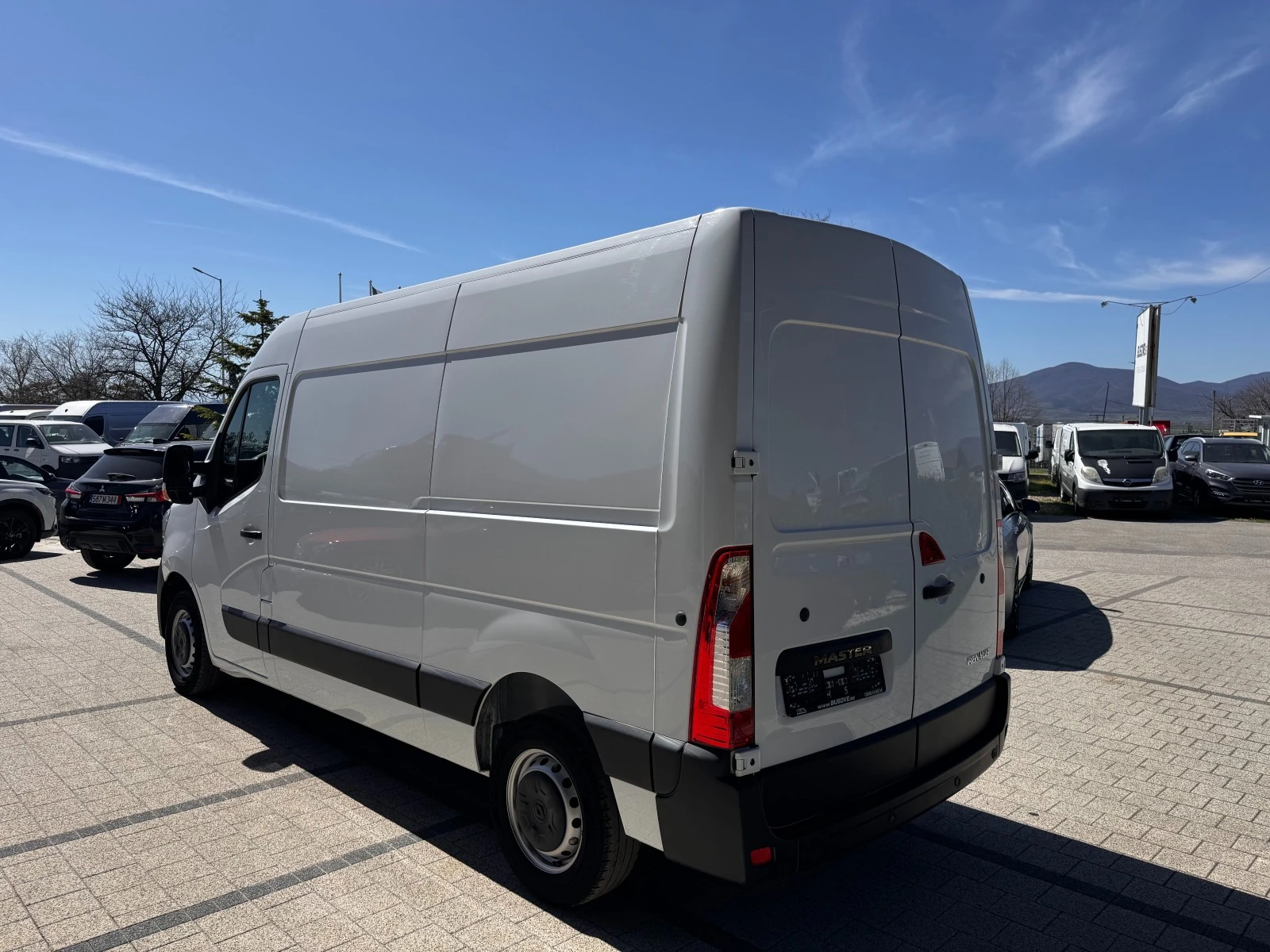 Renault Master 2.3dCI Клима Euro 6d-temp - изображение 4