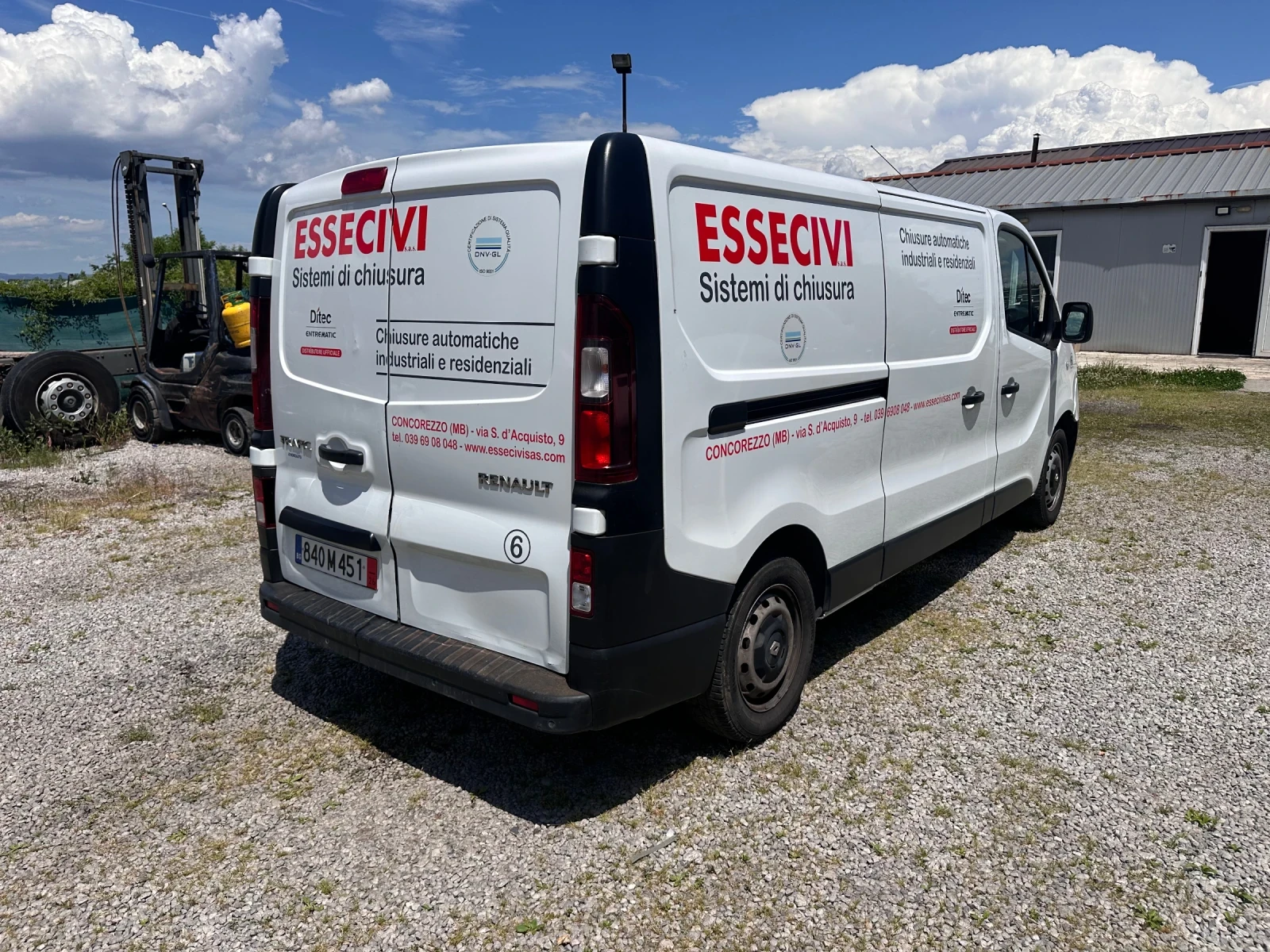 Renault Trafic, снимка 3 - Бусове и автобуси - 54944407