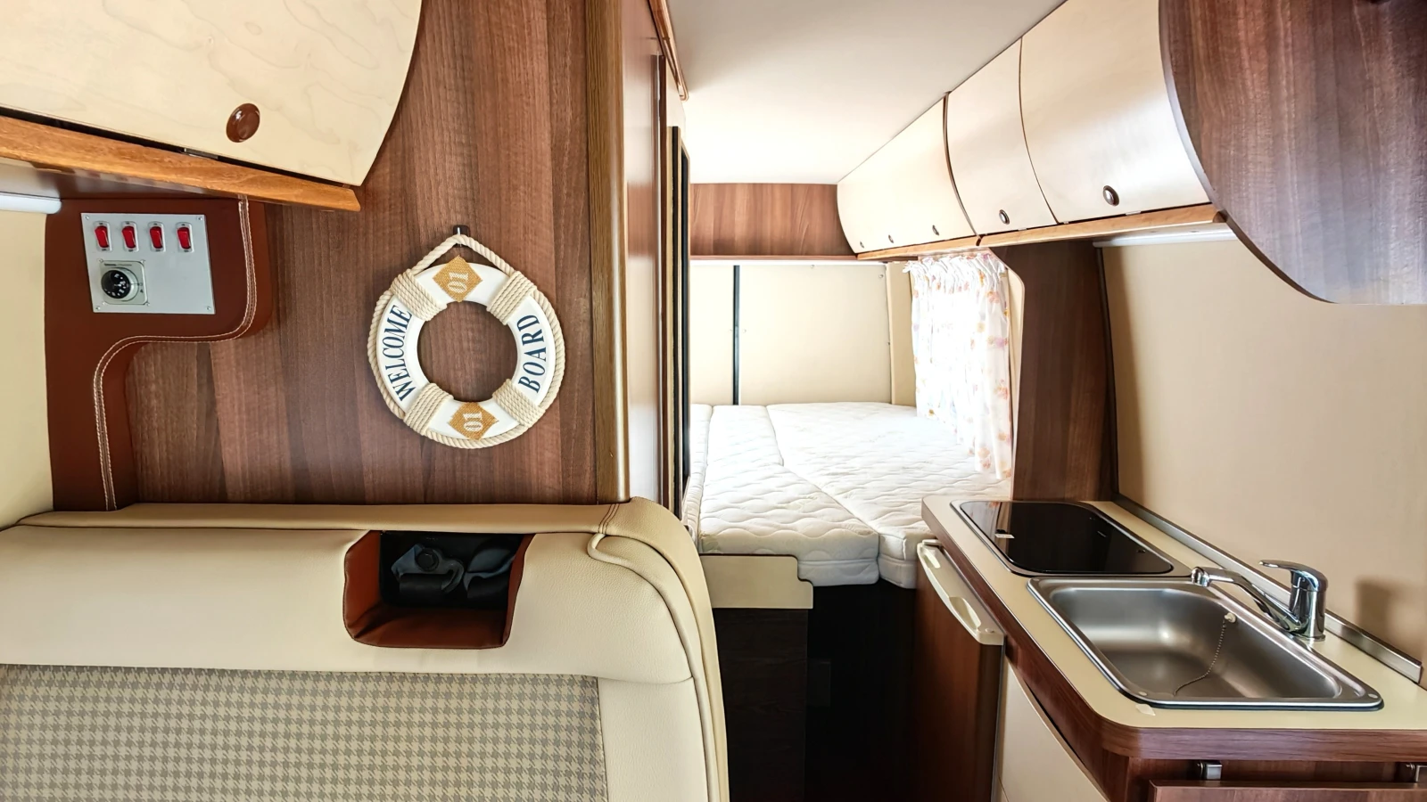 Кемпер Mercedes-Benz SPRINTER 313 CDI CUSTOM, 5 местен, снимка 12 - Каравани и кемпери - 55963088